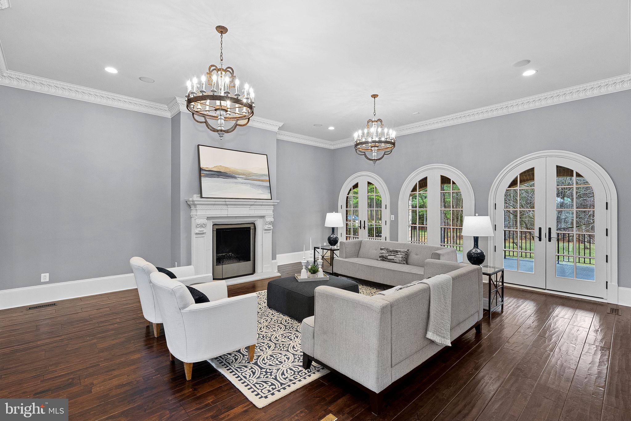 CREIGHTON FARMS - Residential