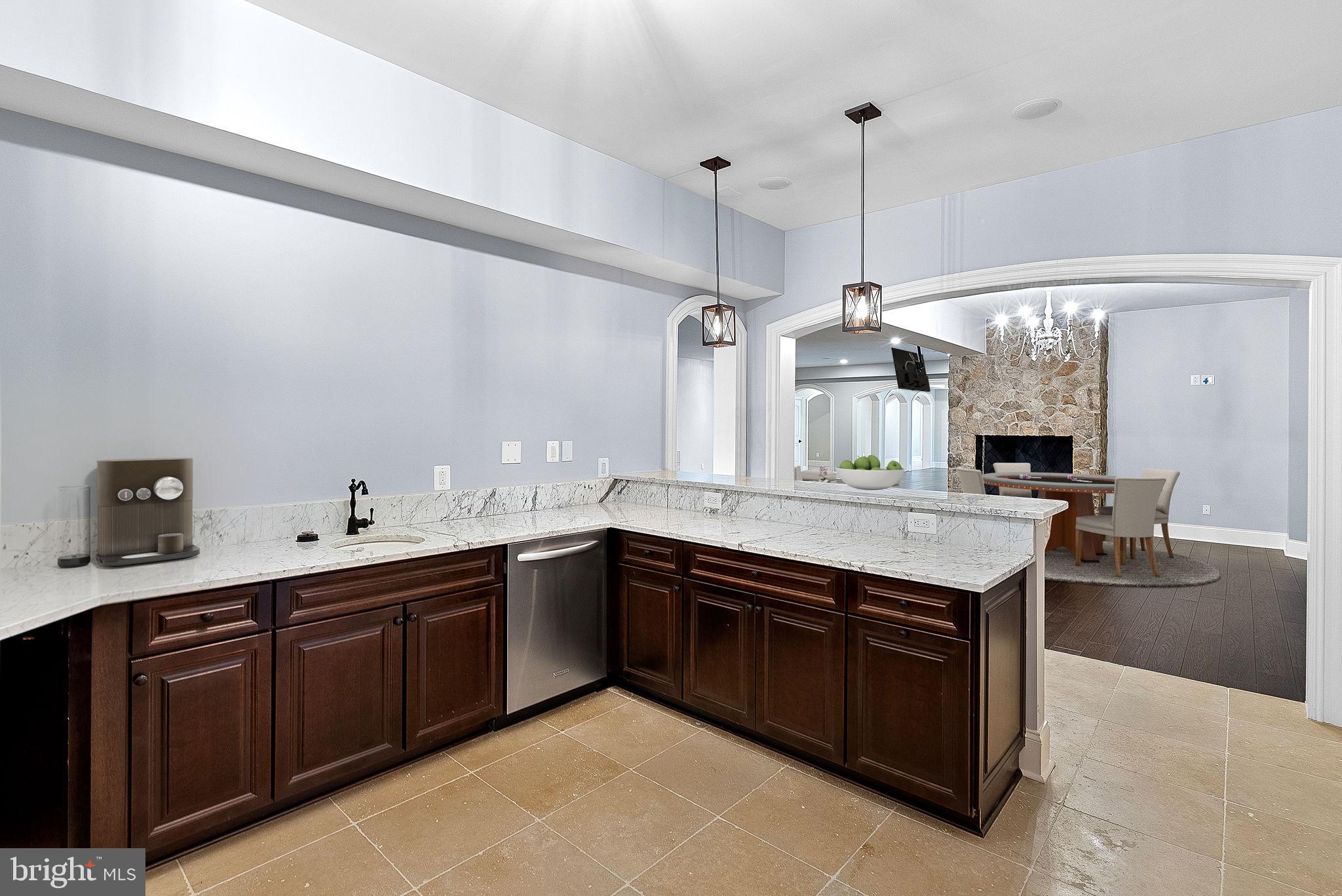 CREIGHTON FARMS - Residential