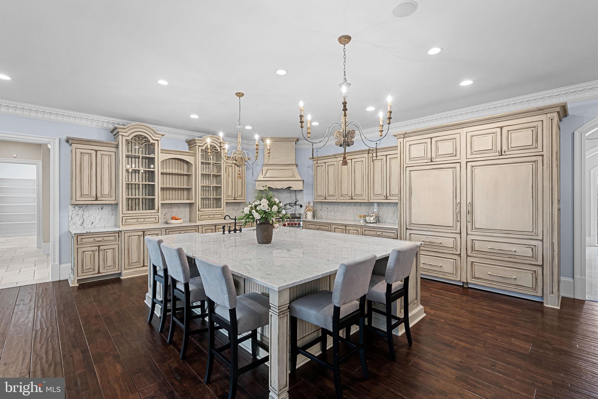 CREIGHTON FARMS - Residential