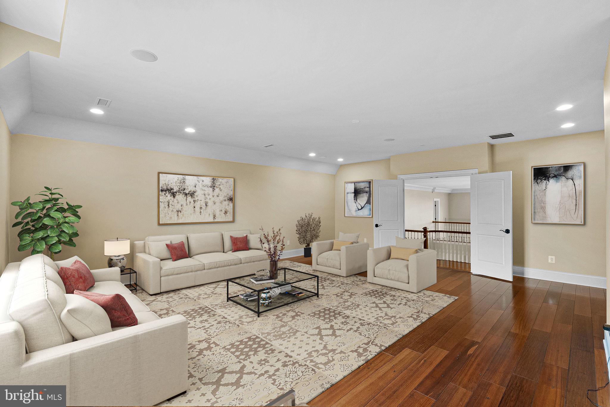 CREIGHTON FARMS - Residential