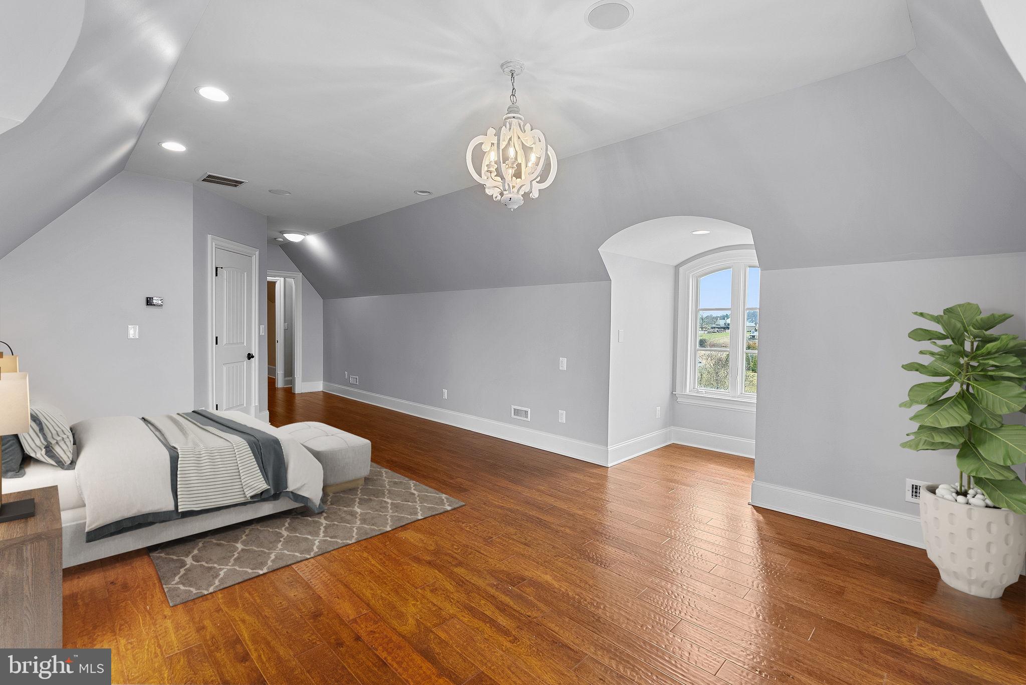 CREIGHTON FARMS - Residential