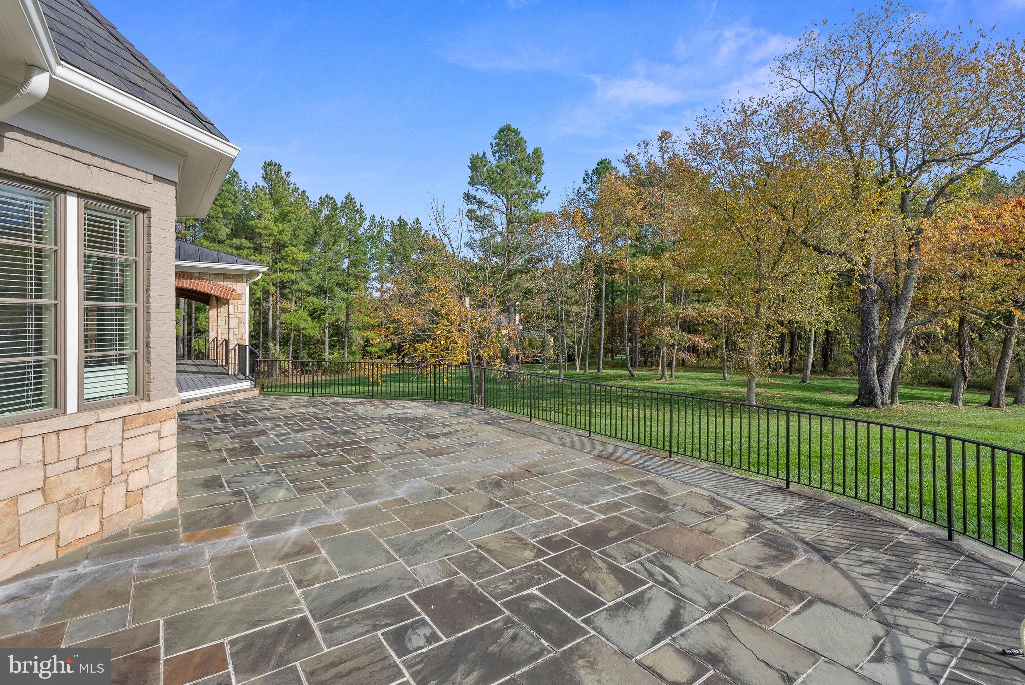 CREIGHTON FARMS - Residential