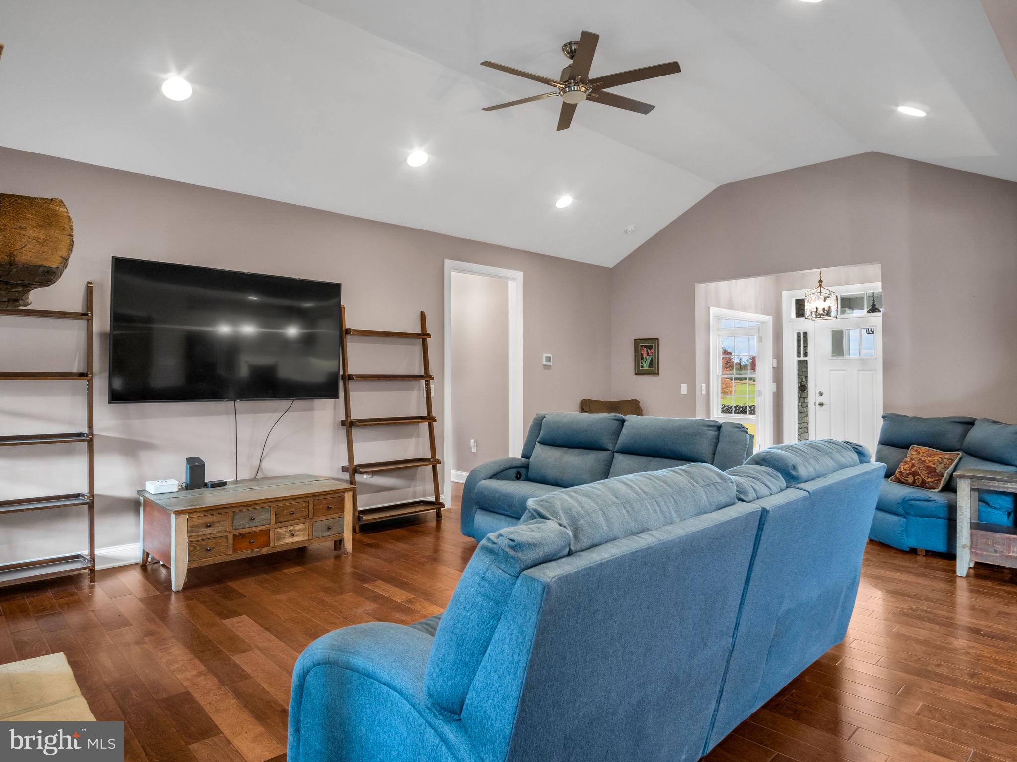 DENISE MEADOWS - Residential