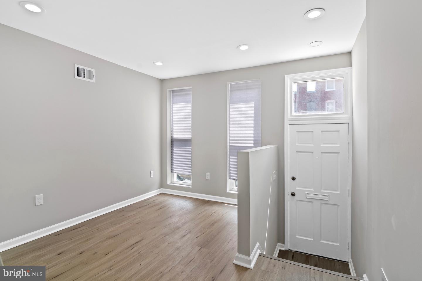 SANDTOWN-WINCHESTER - Residential