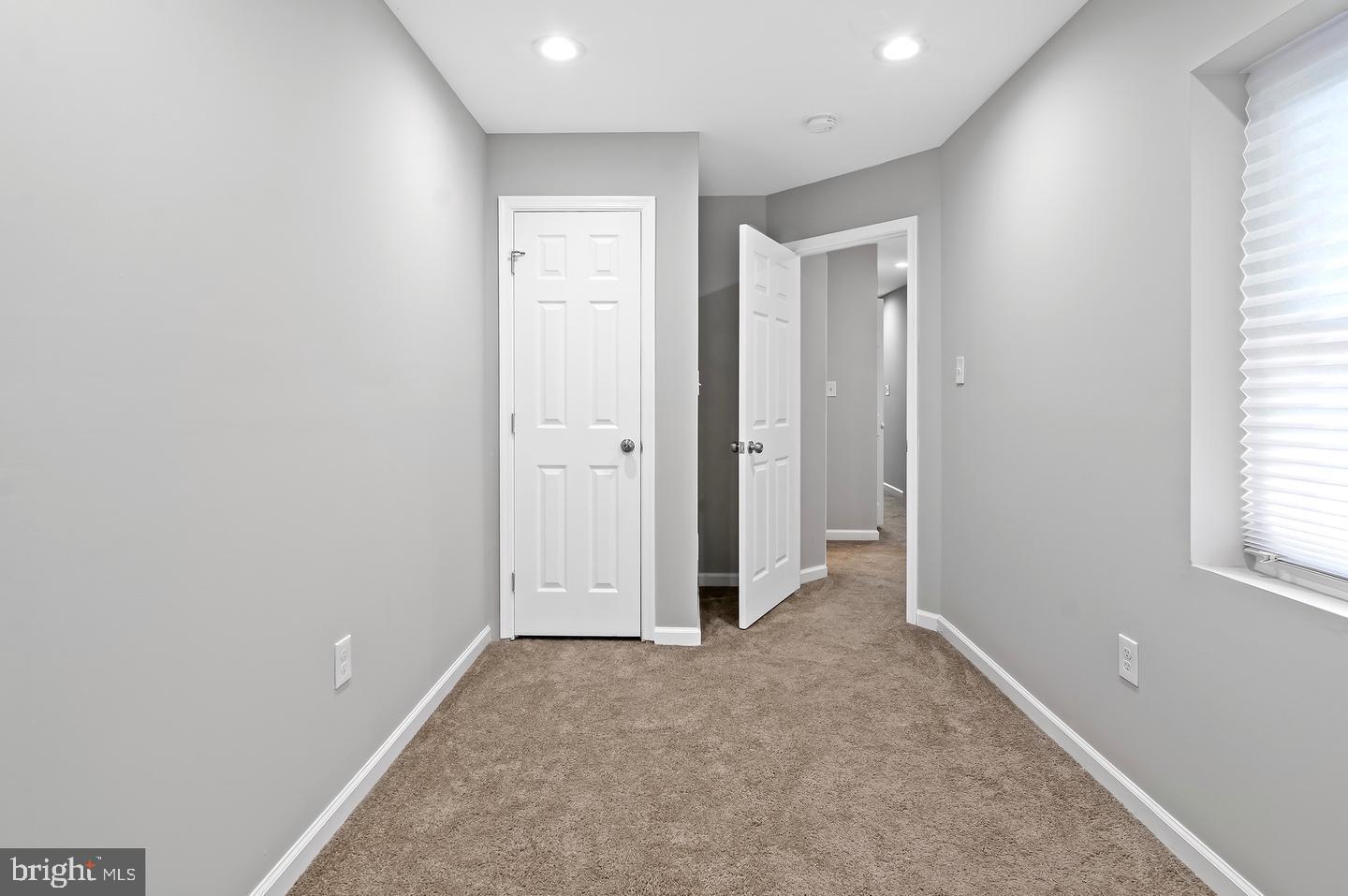 SANDTOWN-WINCHESTER - Residential