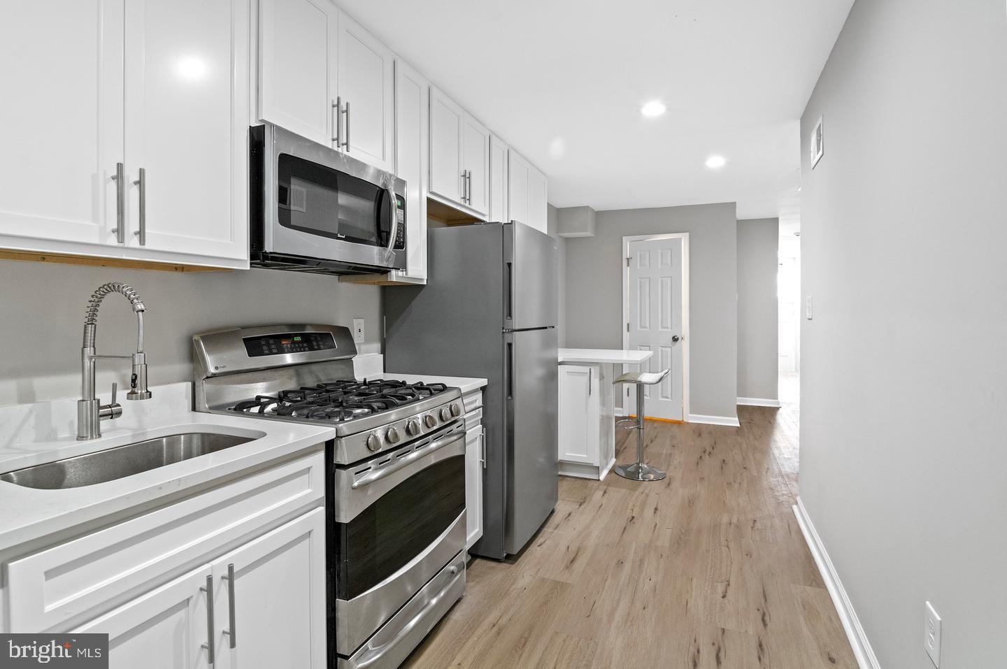 SANDTOWN-WINCHESTER - Residential