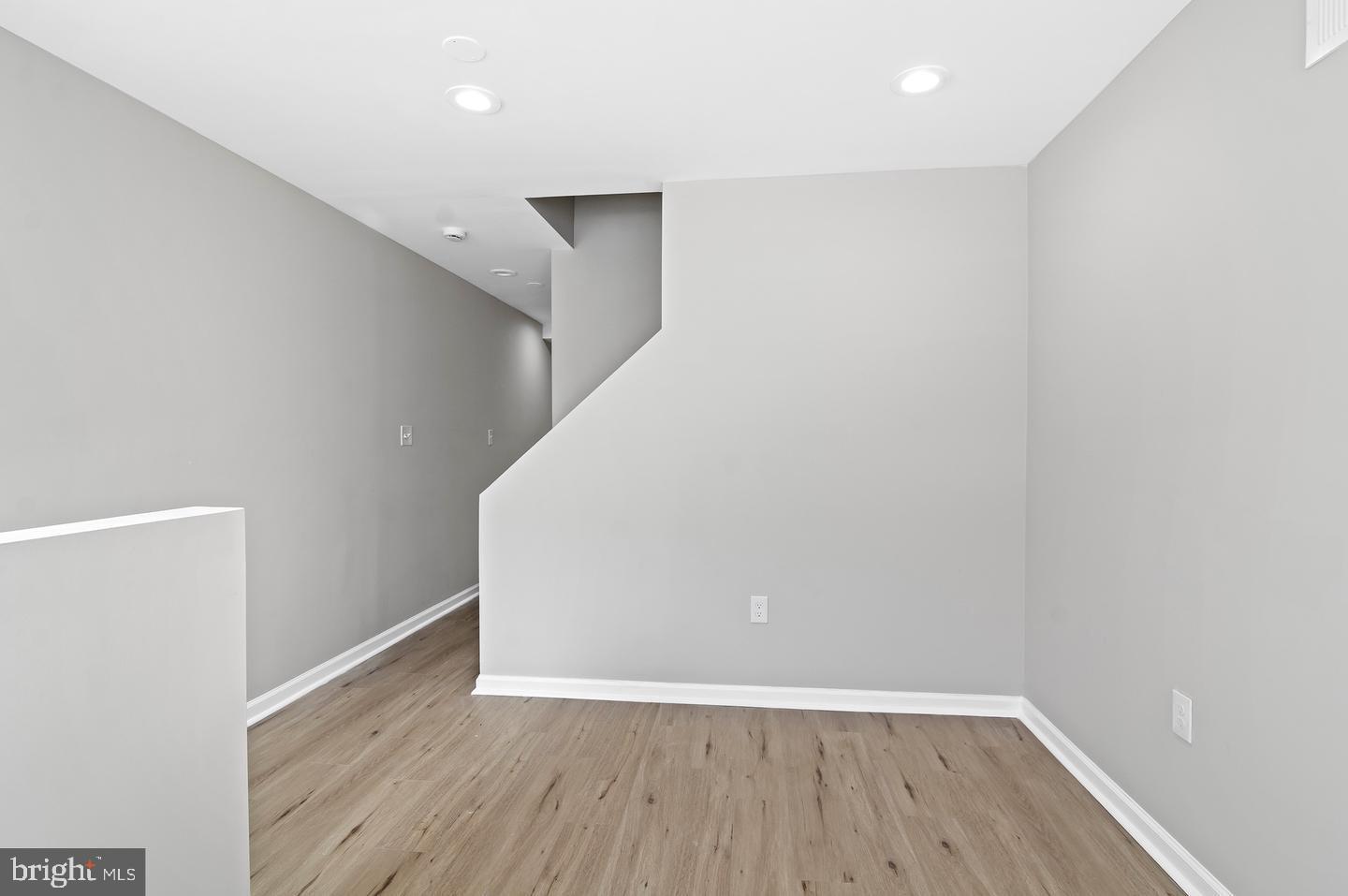 SANDTOWN-WINCHESTER - Residential