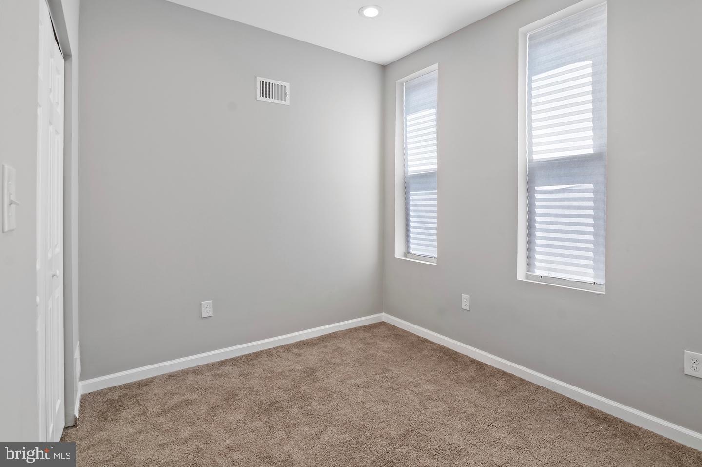 SANDTOWN-WINCHESTER - Residential