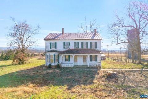 389 SHALOM RD WAYNESBORO VA 22980