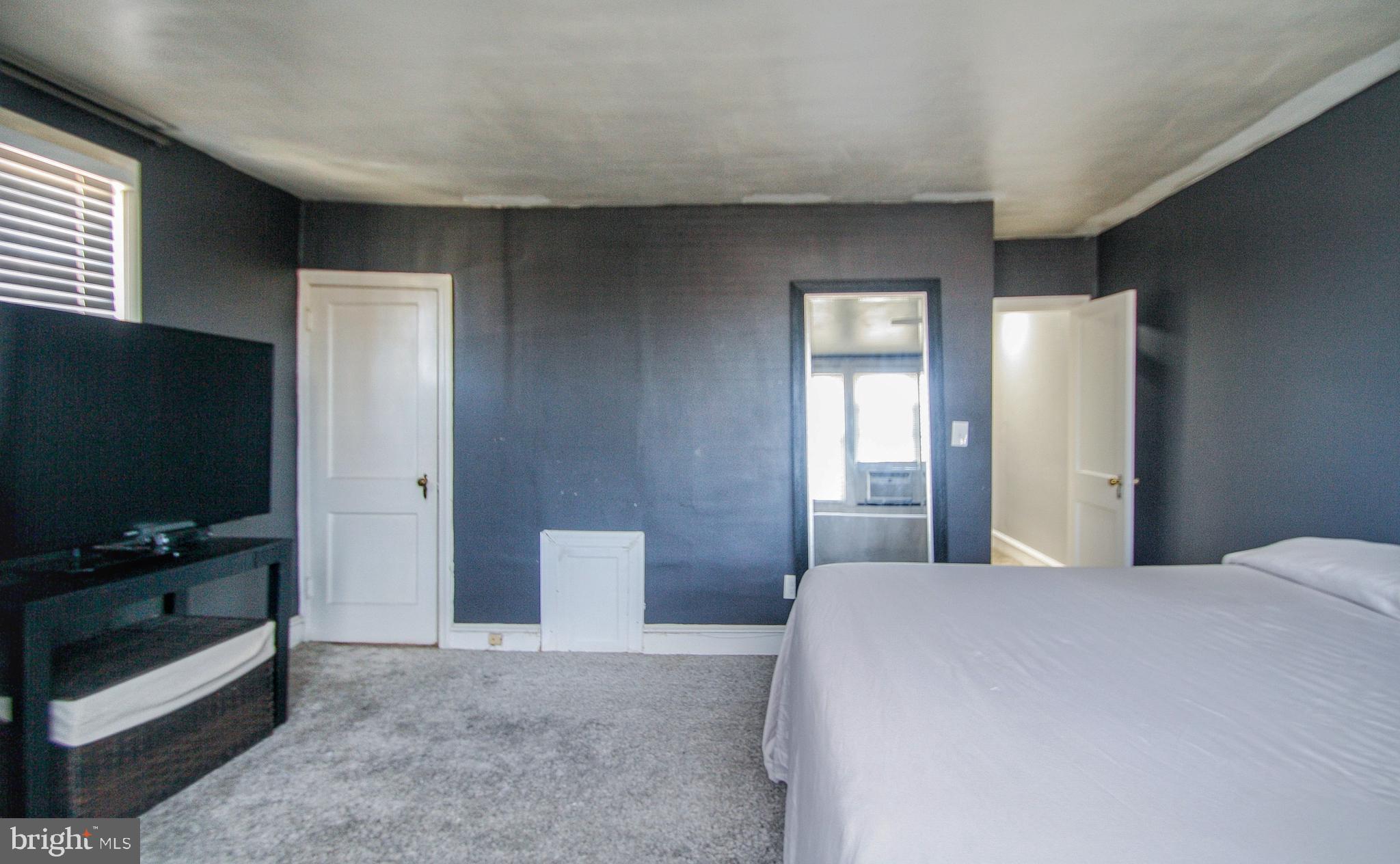 WEST OAK LANE - Residential