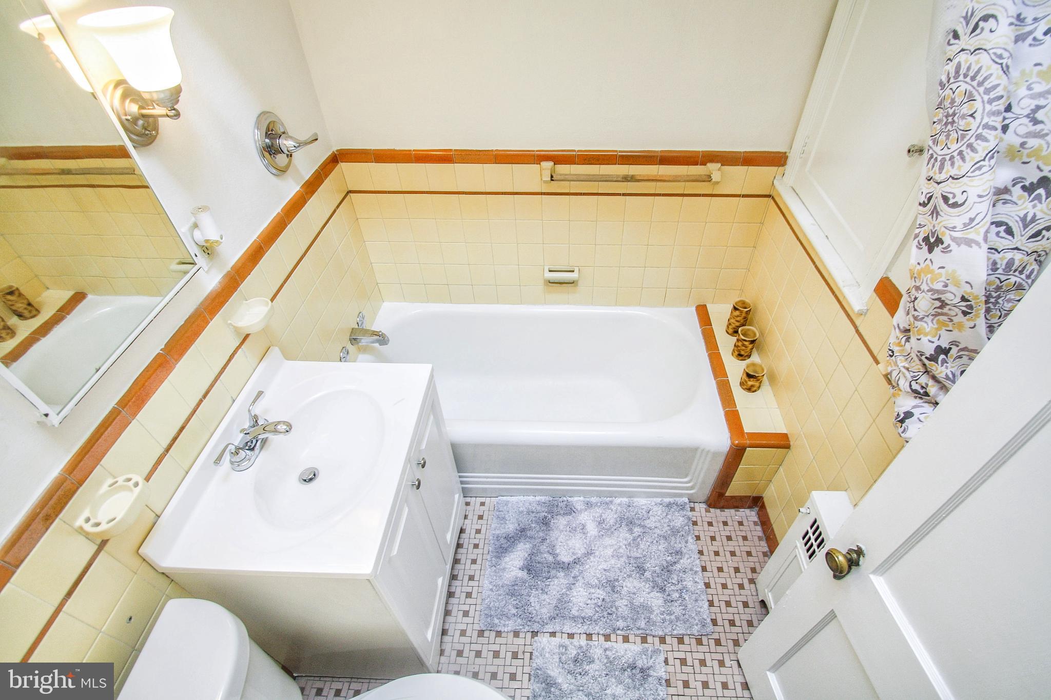 WEST OAK LANE - Residential