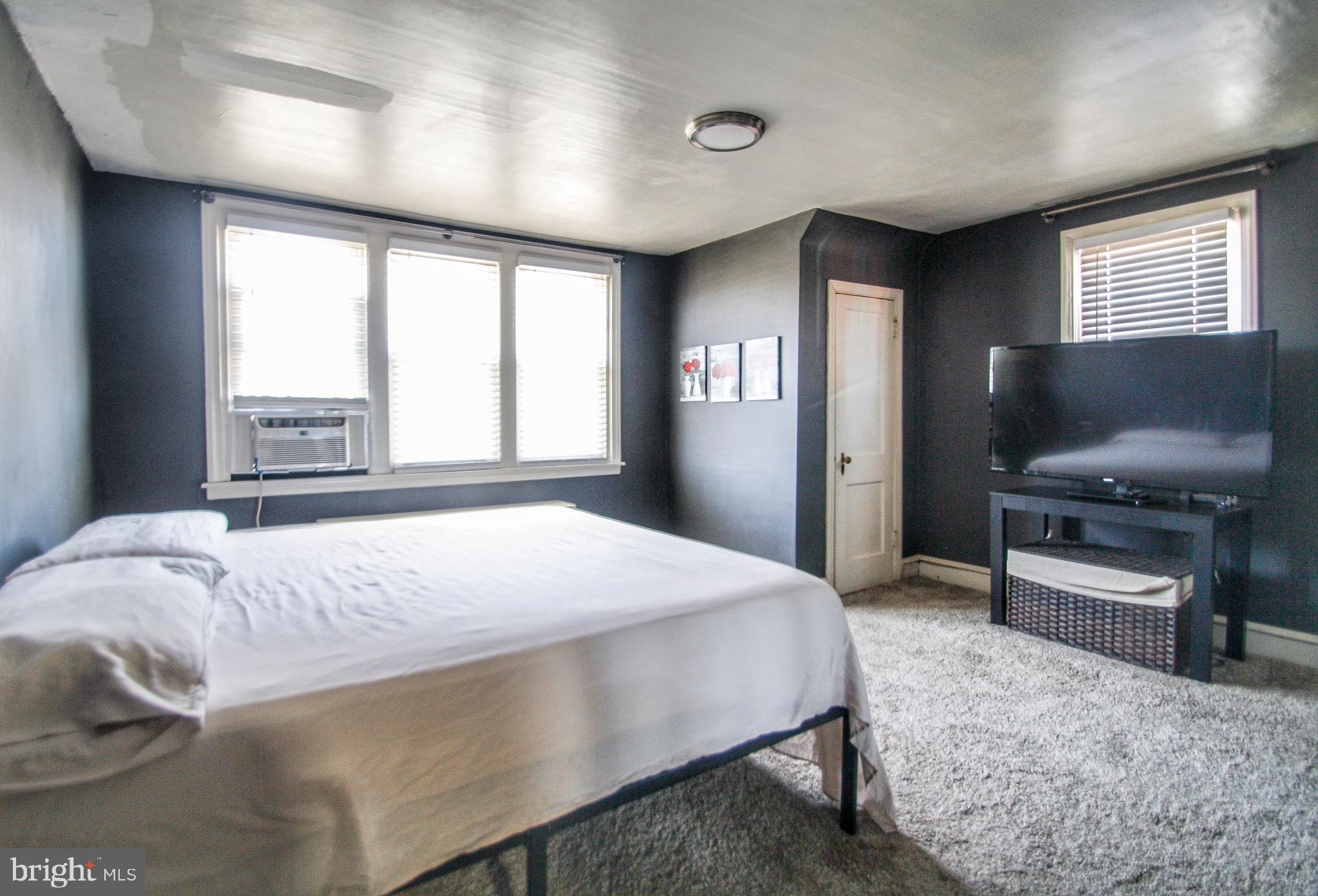 WEST OAK LANE - Residential