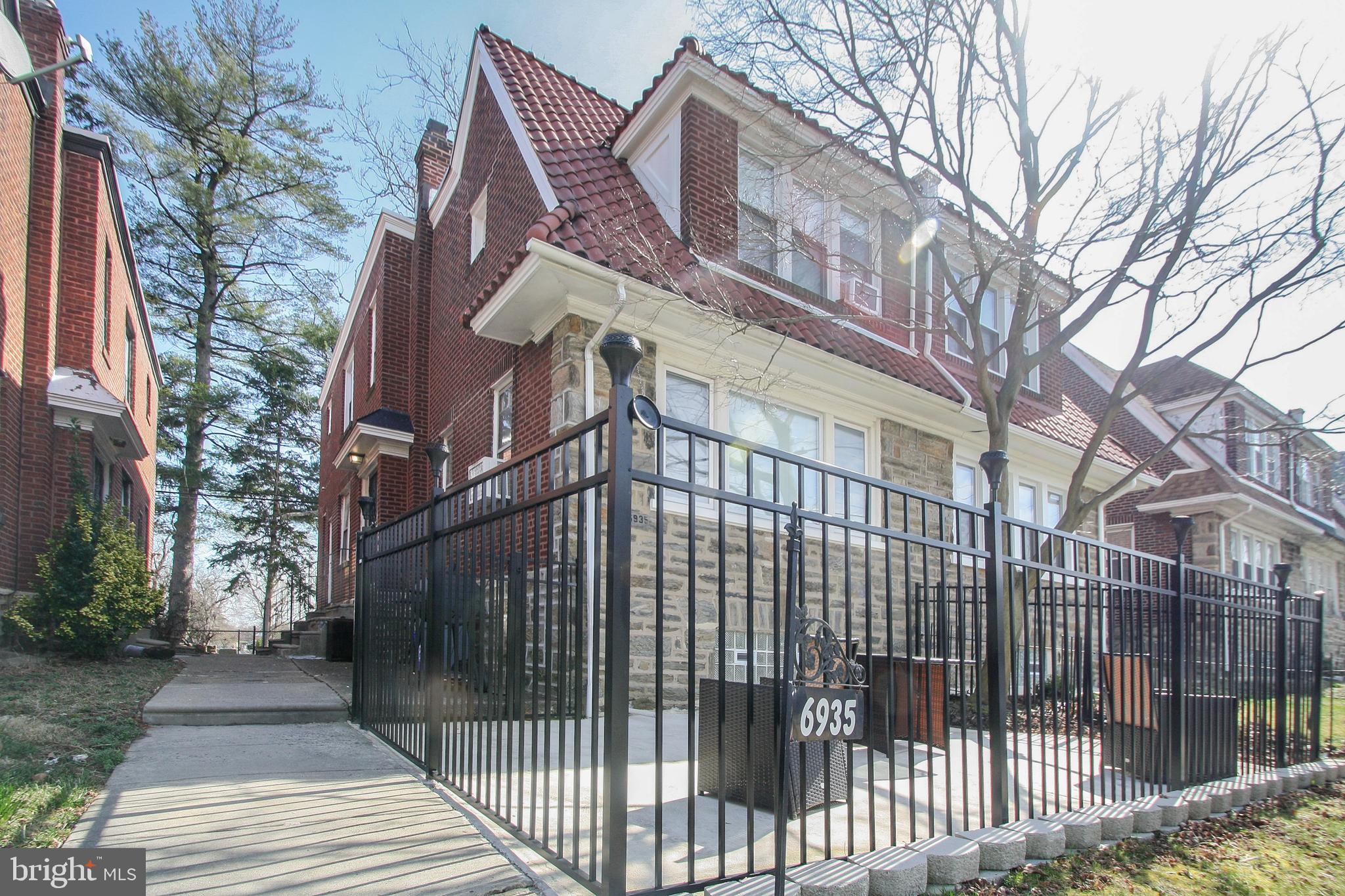 WEST OAK LANE - Residential