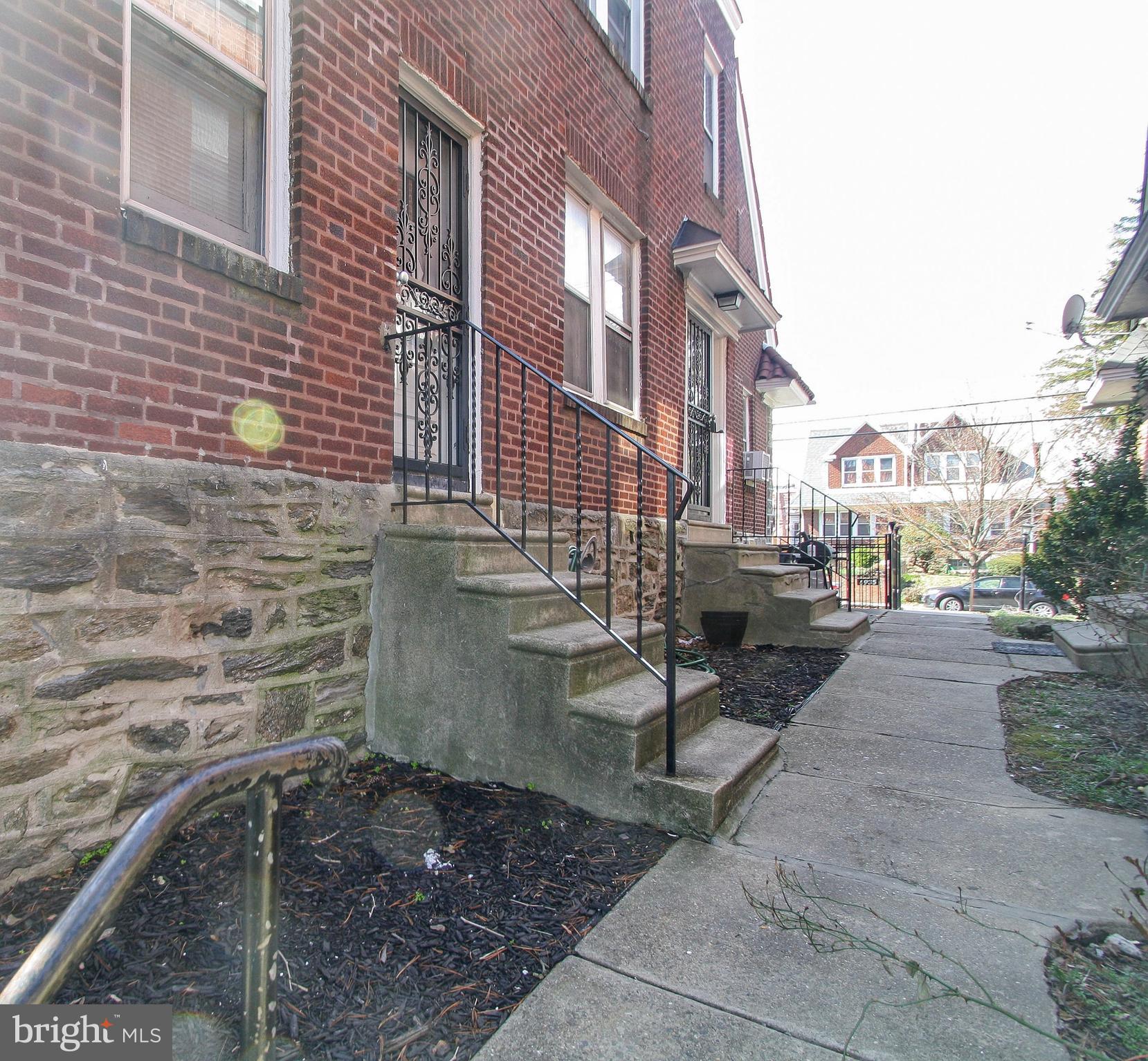 WEST OAK LANE - Residential