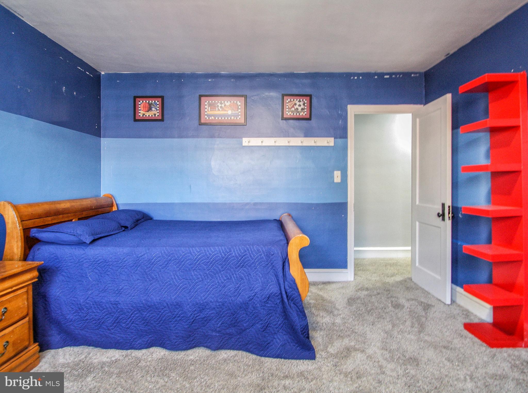 WEST OAK LANE - Residential