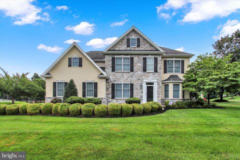 35 EMLYN LANE MECHANICSBURG PA 17055