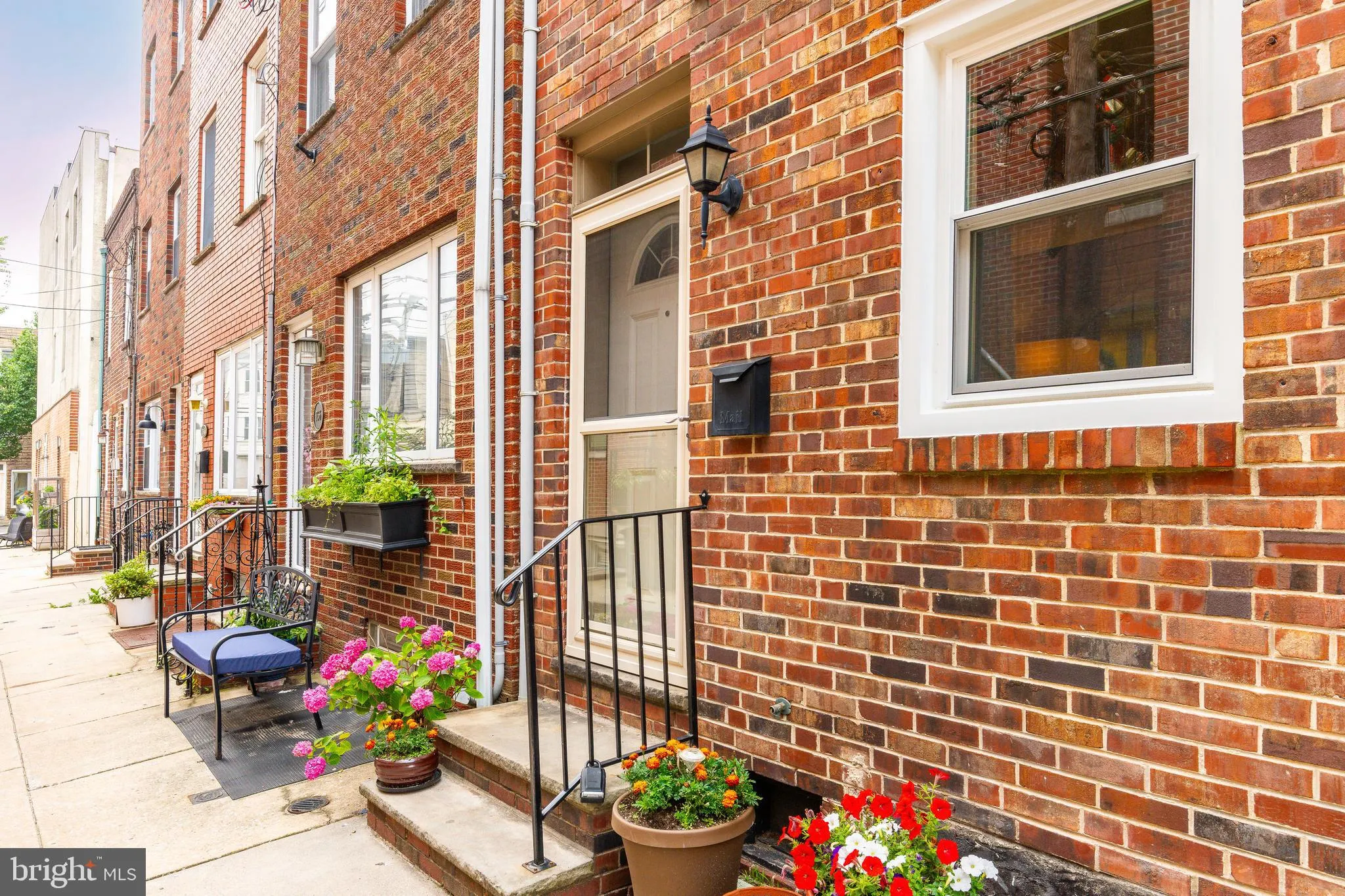 Philadelphia, Pennsylvania 19147, United States, 2 Bedrooms Bedrooms, ,1 BathroomBathrooms,Residential,Contingent,152375