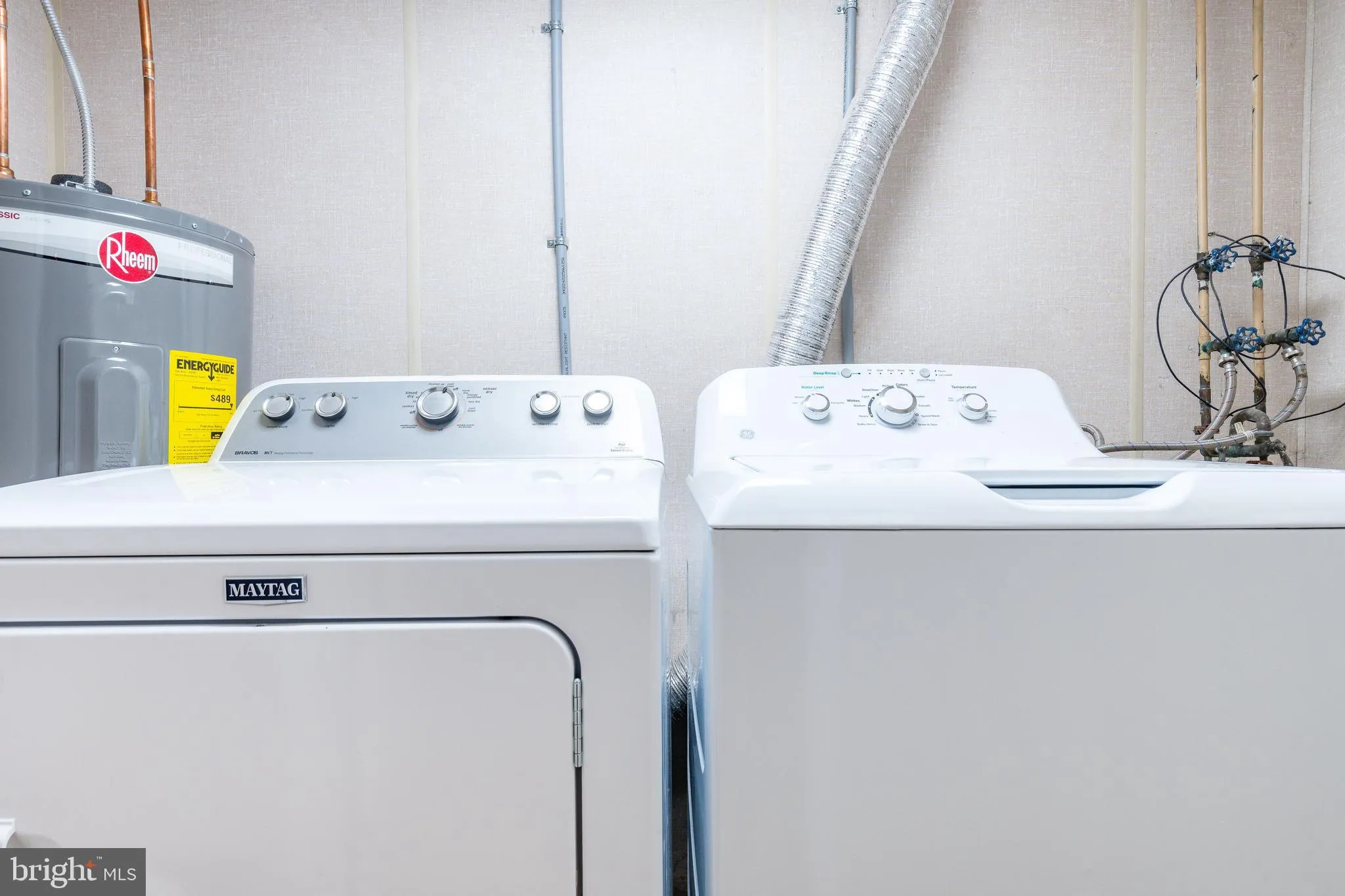 Philadelphia, Pennsylvania 19147, United States, 2 Bedrooms Bedrooms, ,1 BathroomBathrooms,Residential,Contingent,152375