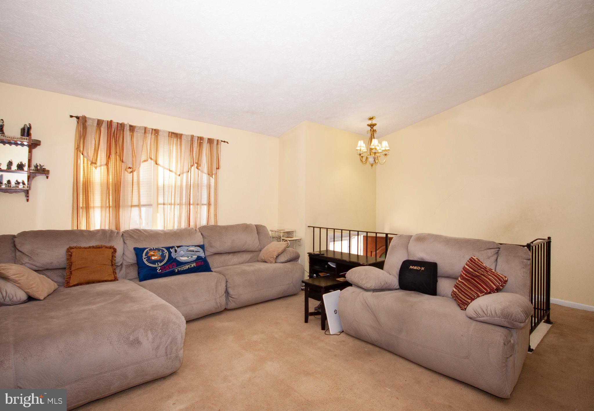 CARROLLWOOD MANOR - Residential