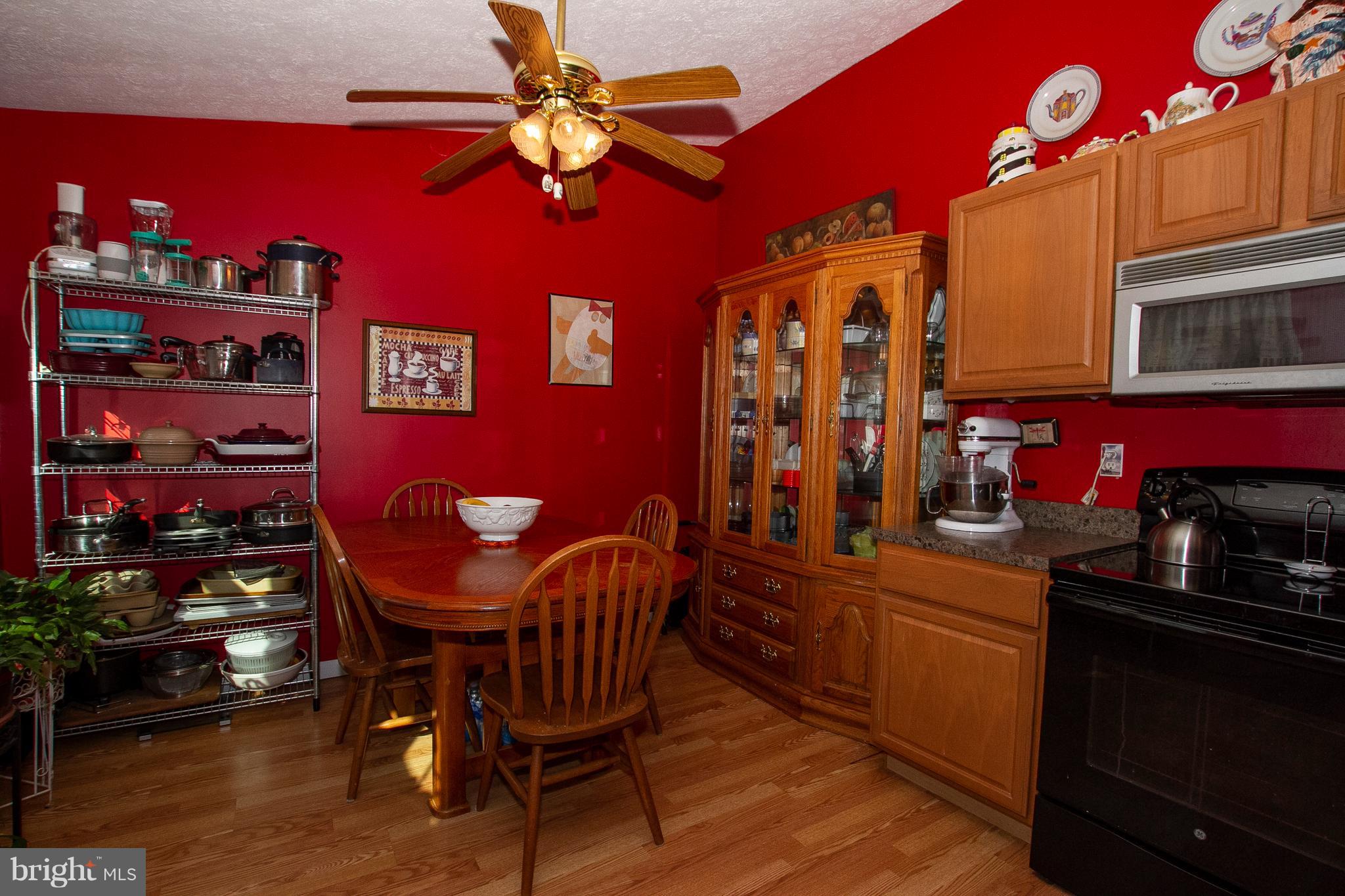 CARROLLWOOD MANOR - Residential