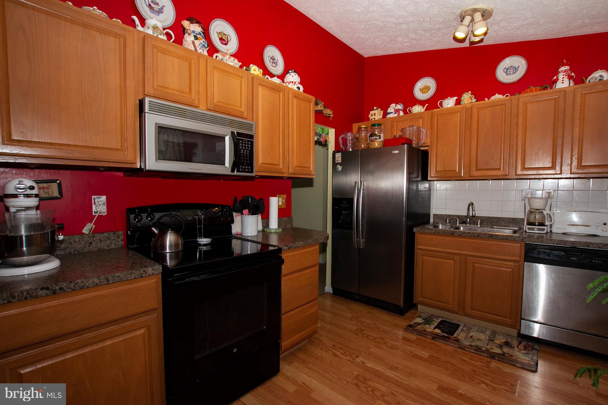 CARROLLWOOD MANOR - Residential