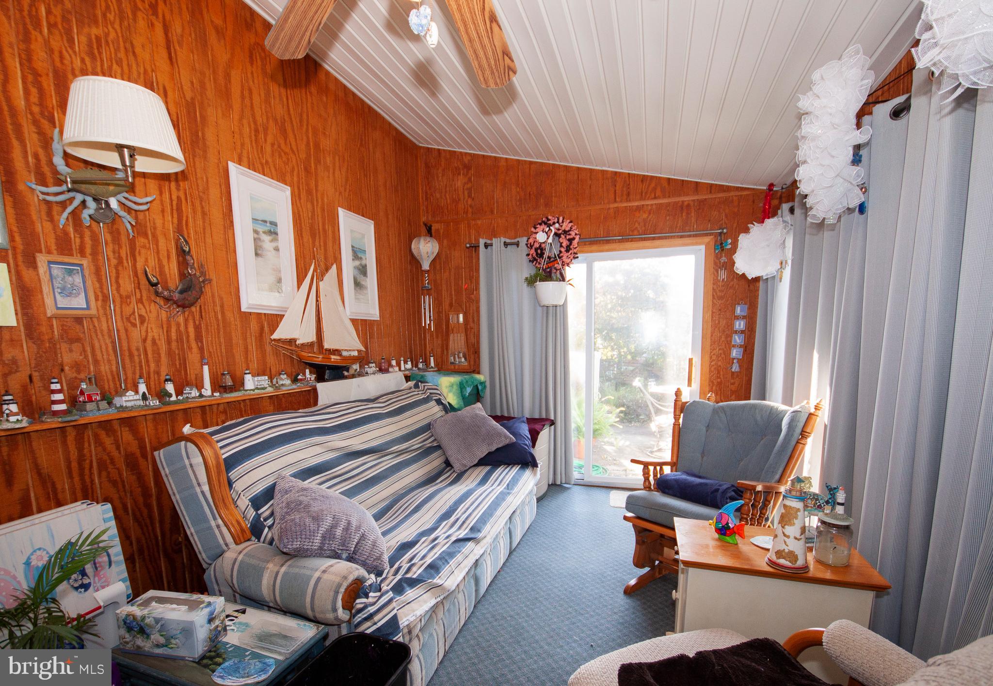 CARROLLWOOD MANOR - Residential