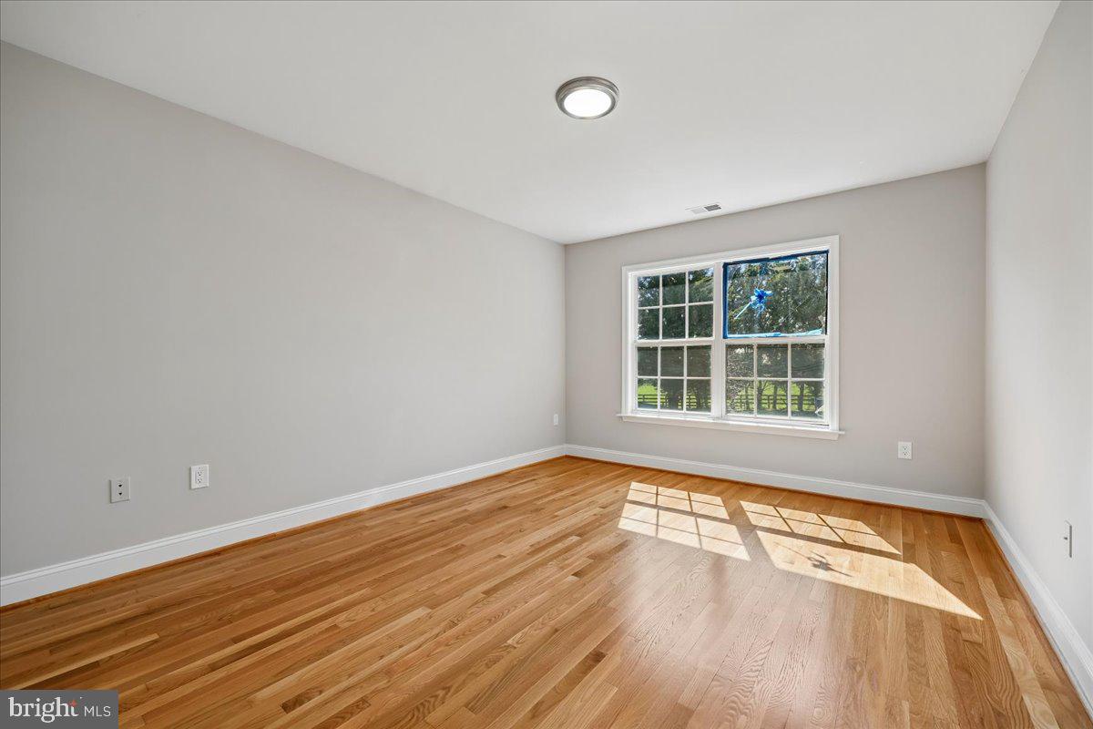 BARNESVILLE OUTSIDE - Residential