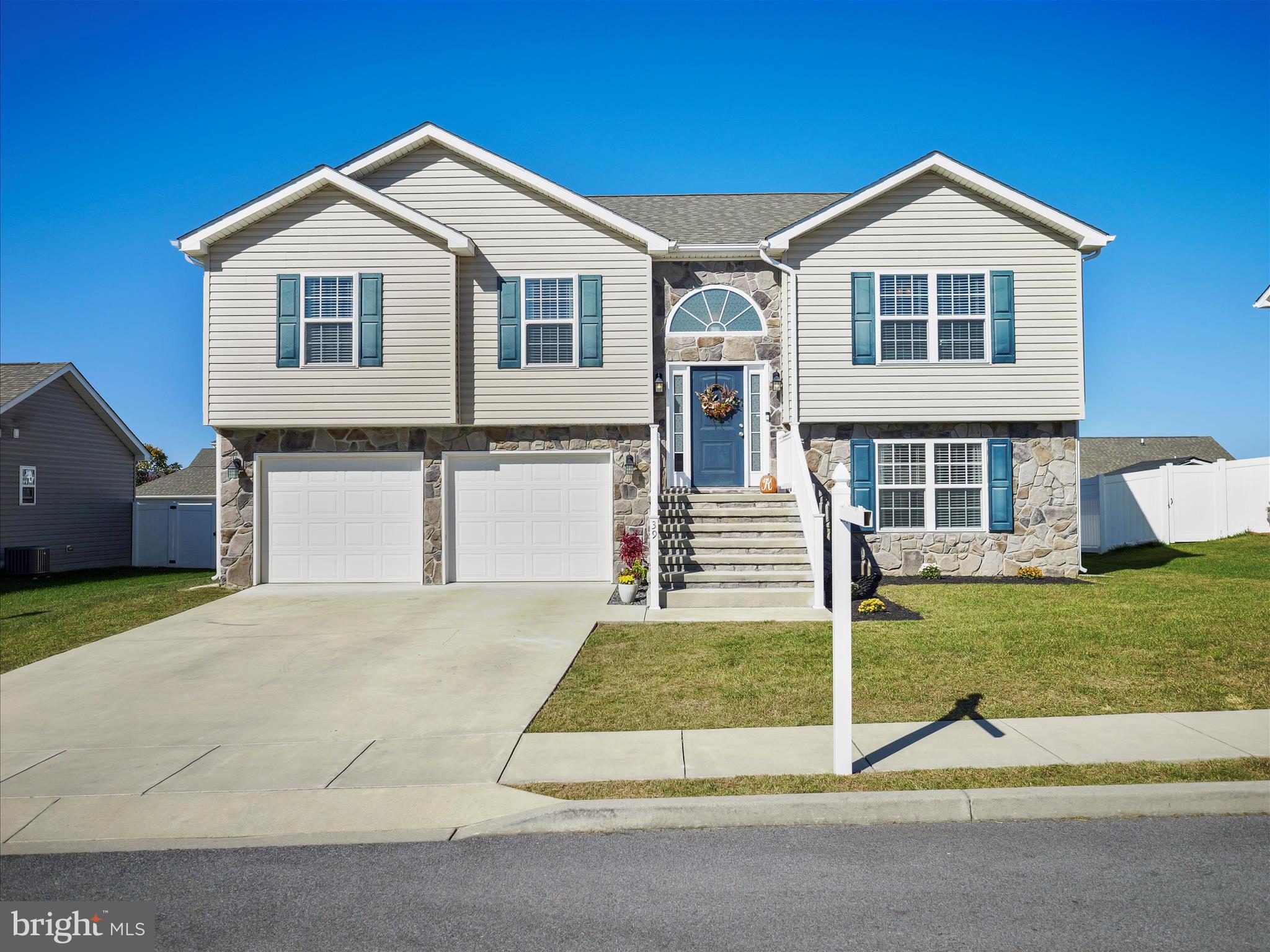 HERITAGE HILLS - Residential