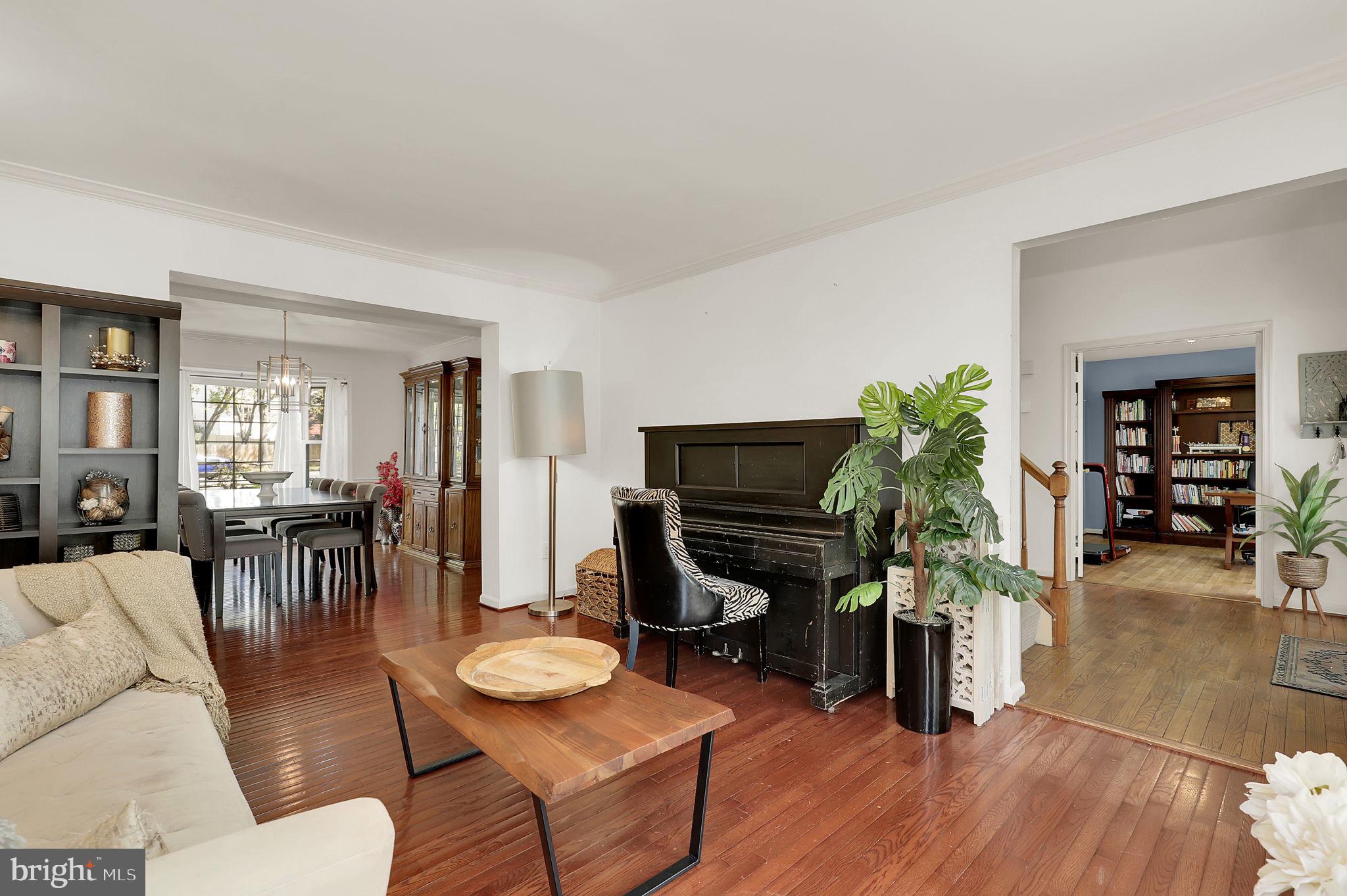 GUNNERS LAKE VILLAGE - Residential