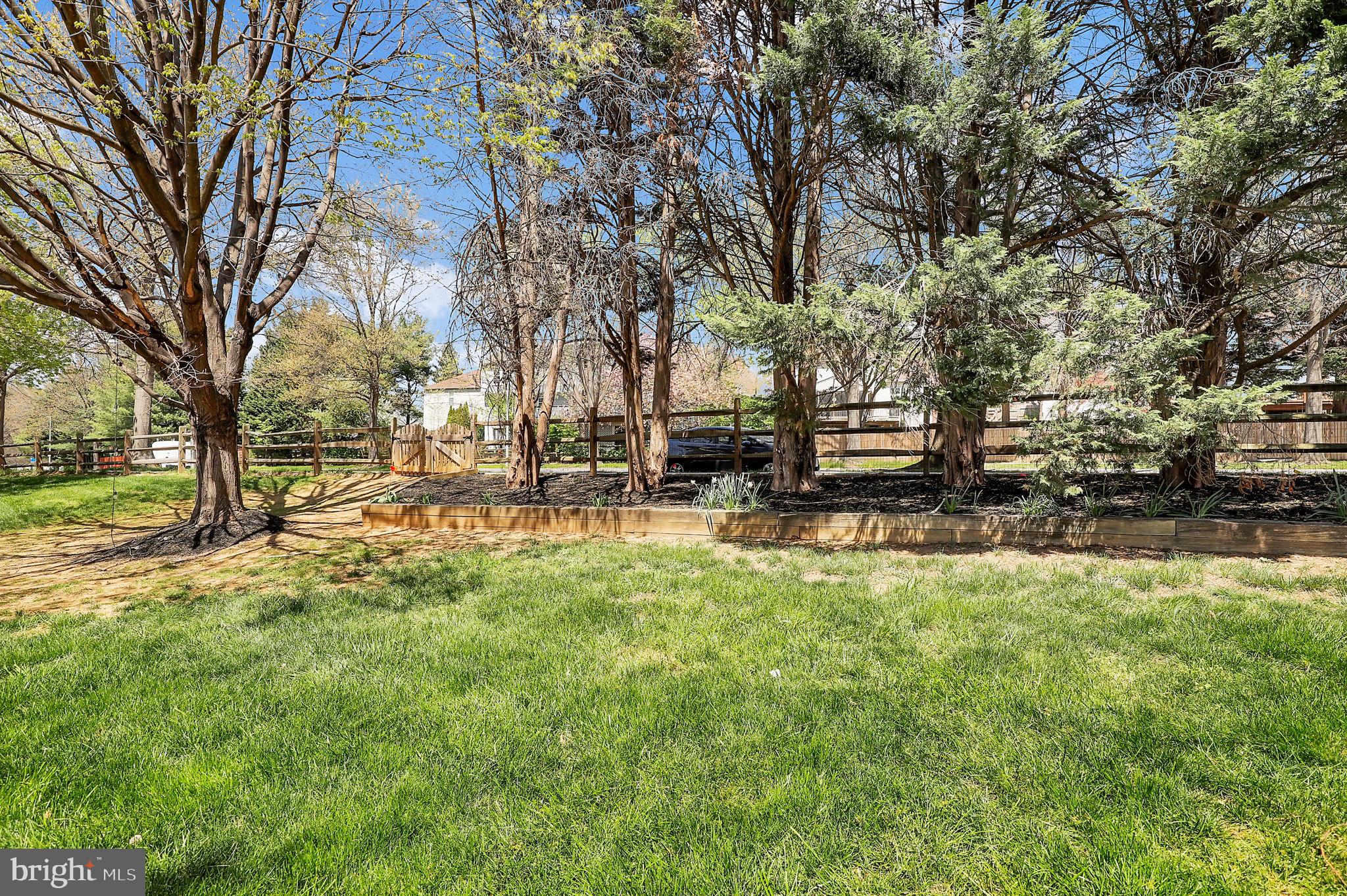 GUNNERS LAKE VILLAGE - Residential