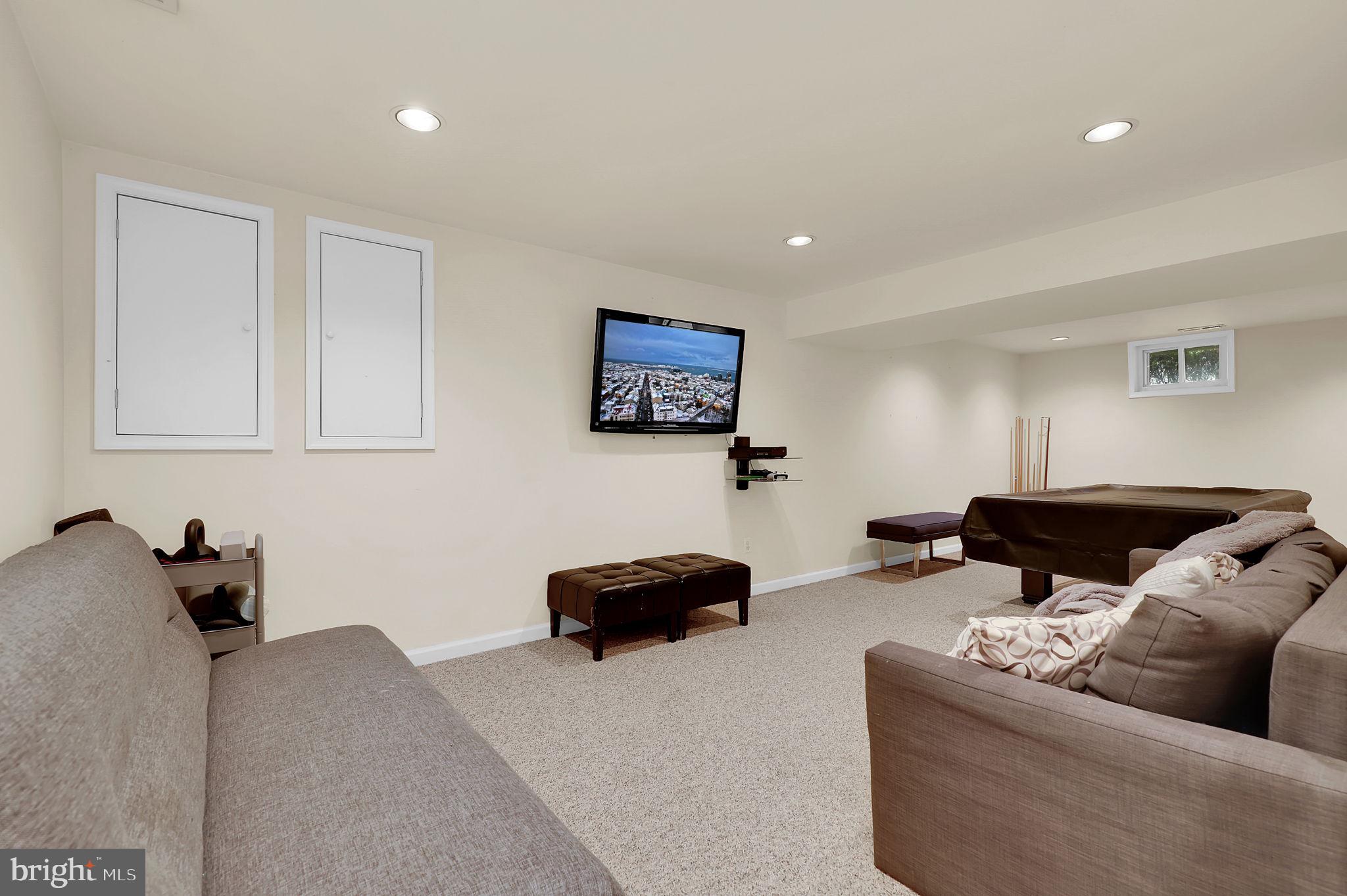 GUNNERS LAKE VILLAGE - Residential