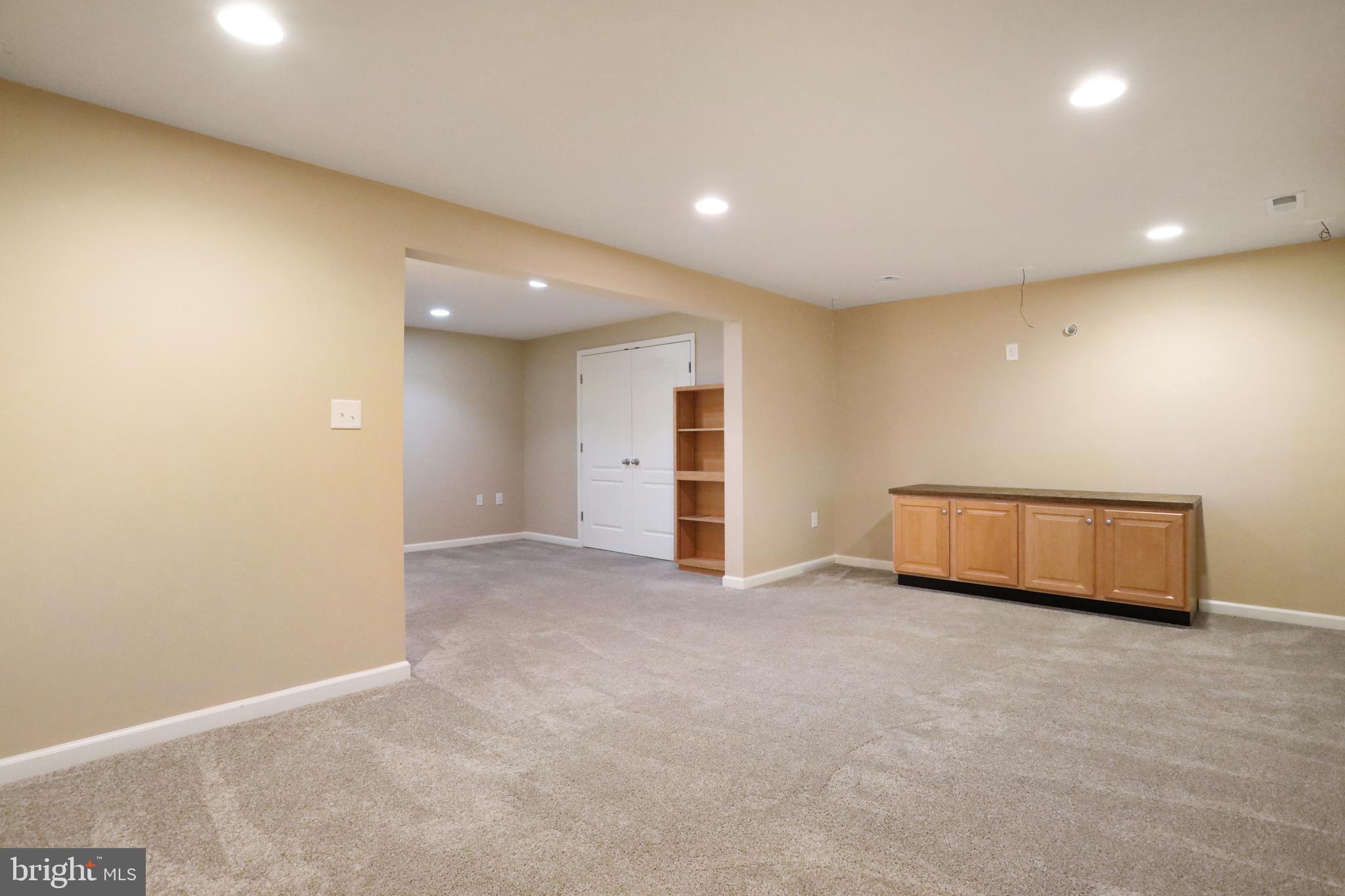 LAKELAND PLACE - Residential