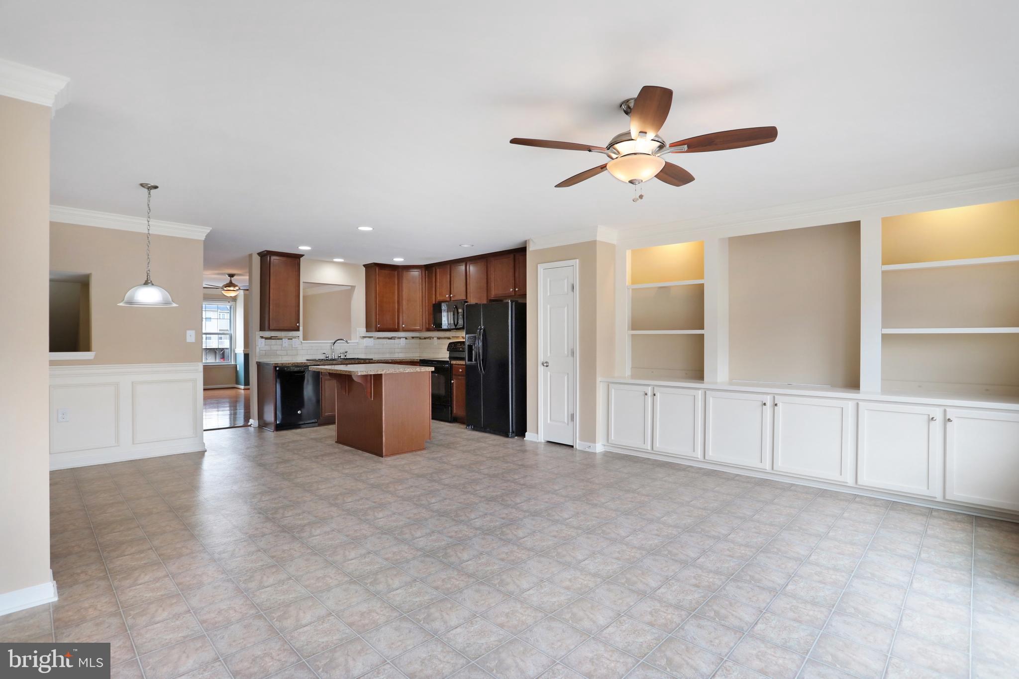 LAKELAND PLACE - Residential