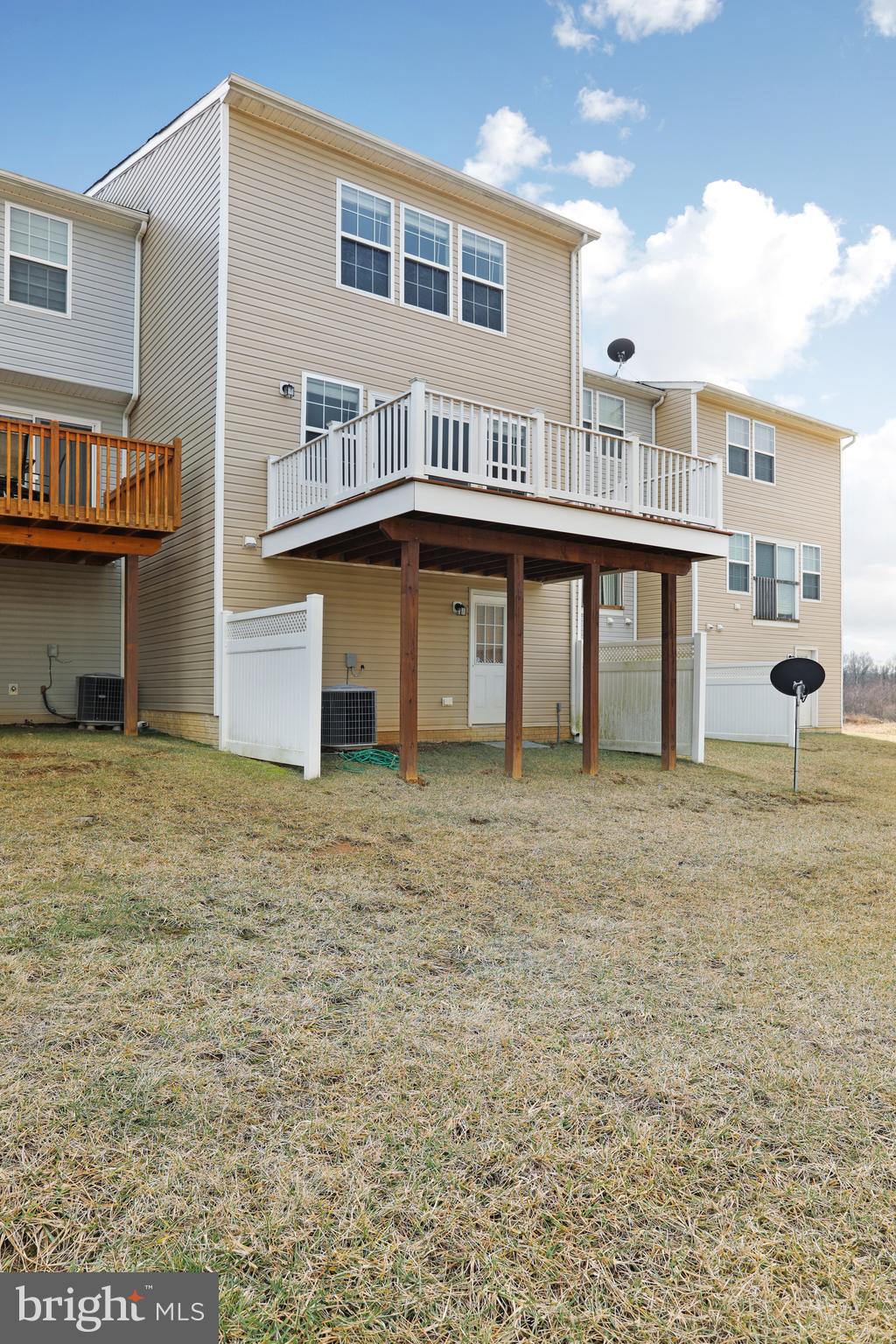 LAKELAND PLACE - Residential