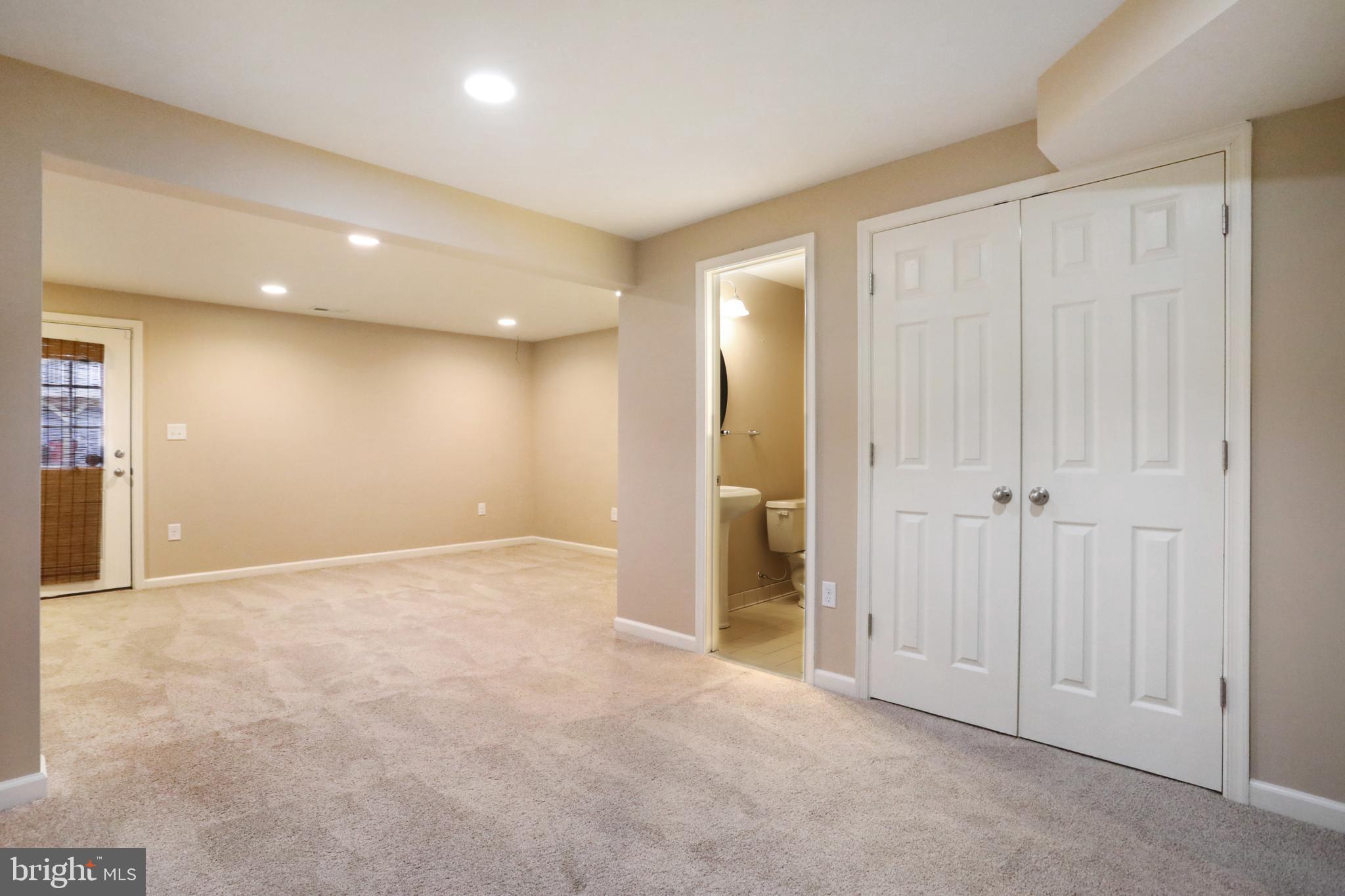 LAKELAND PLACE - Residential