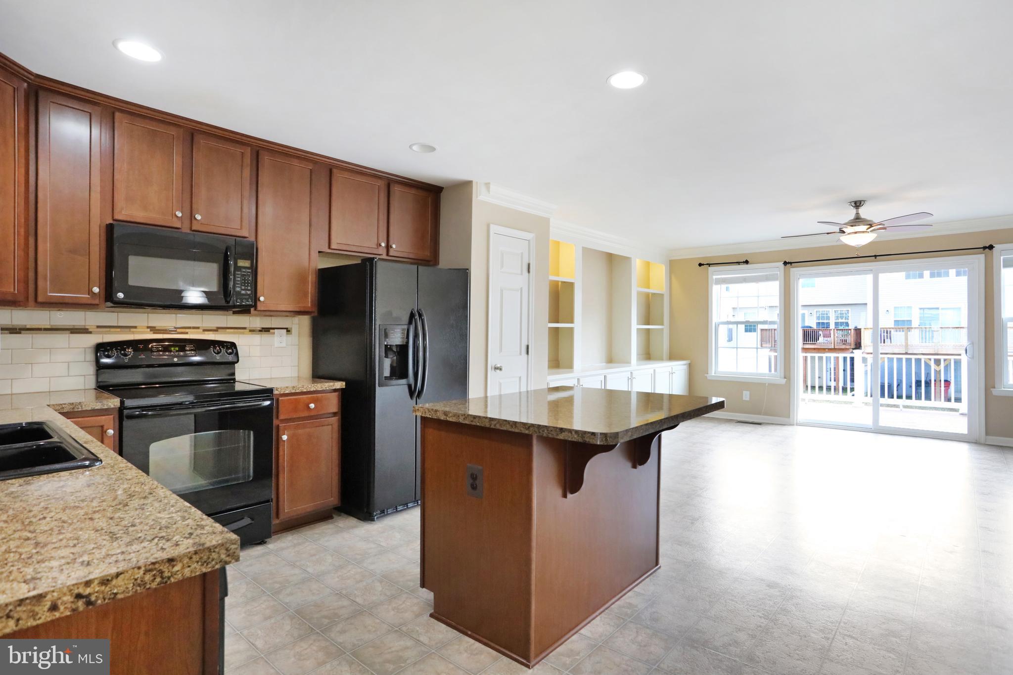 LAKELAND PLACE - Residential