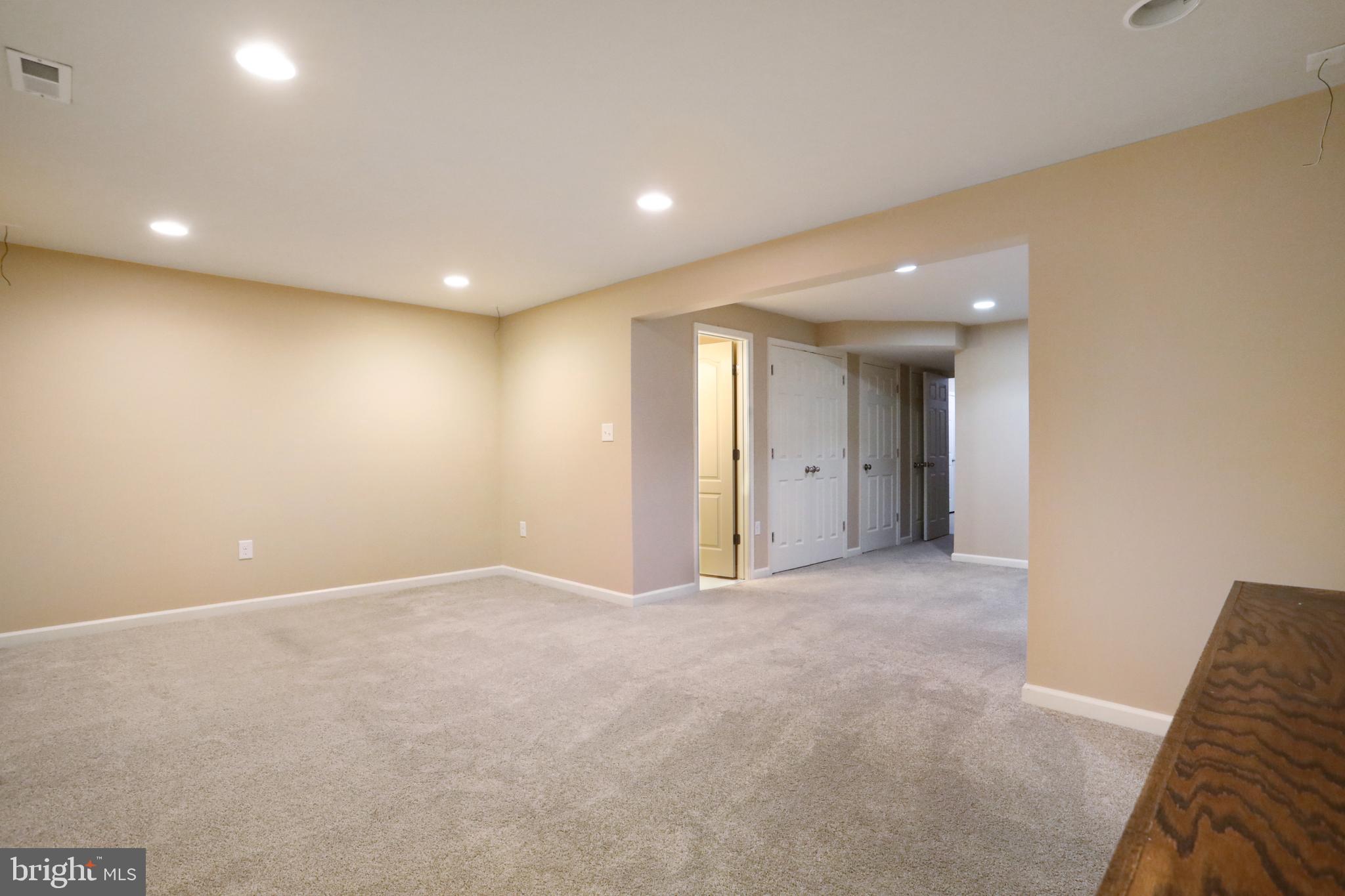 LAKELAND PLACE - Residential