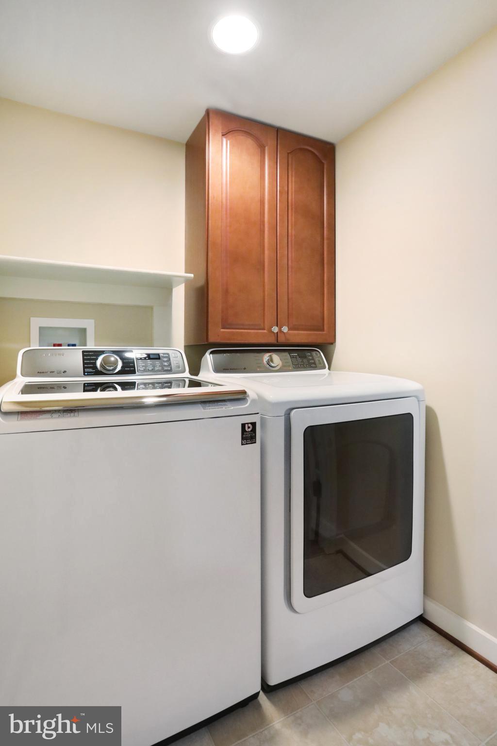 LAKELAND PLACE - Residential