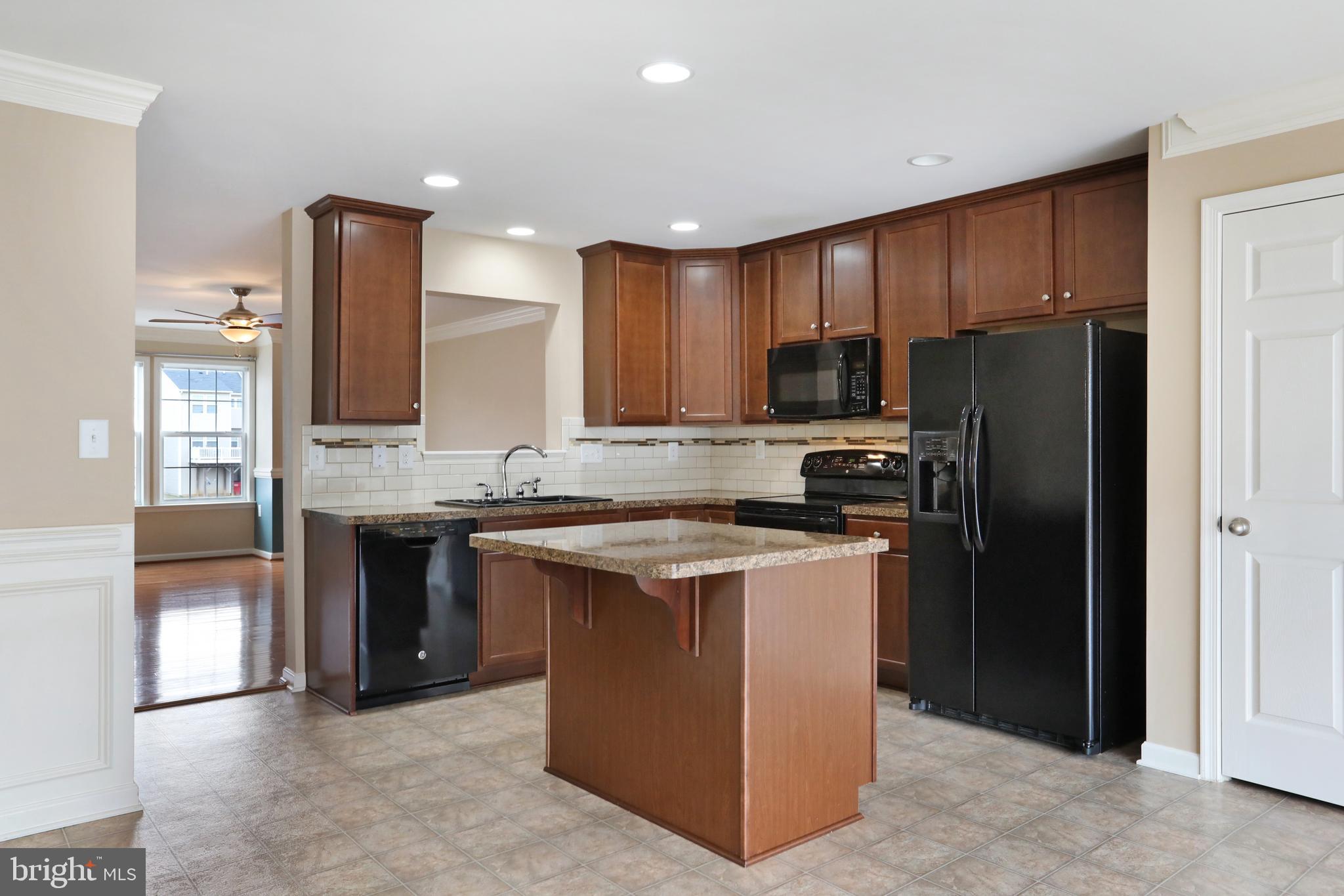 LAKELAND PLACE - Residential