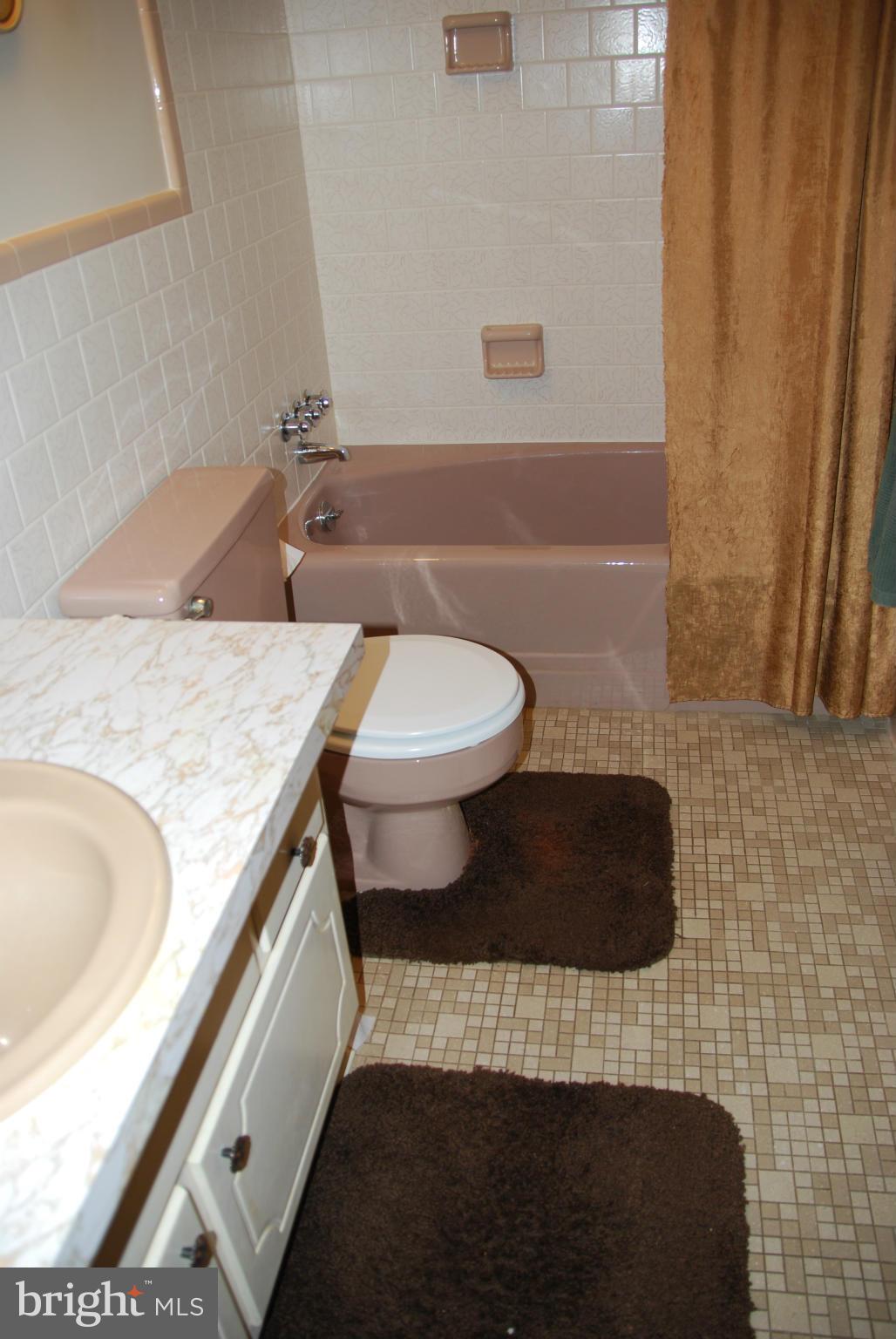 BROKEN HILLS - Residential