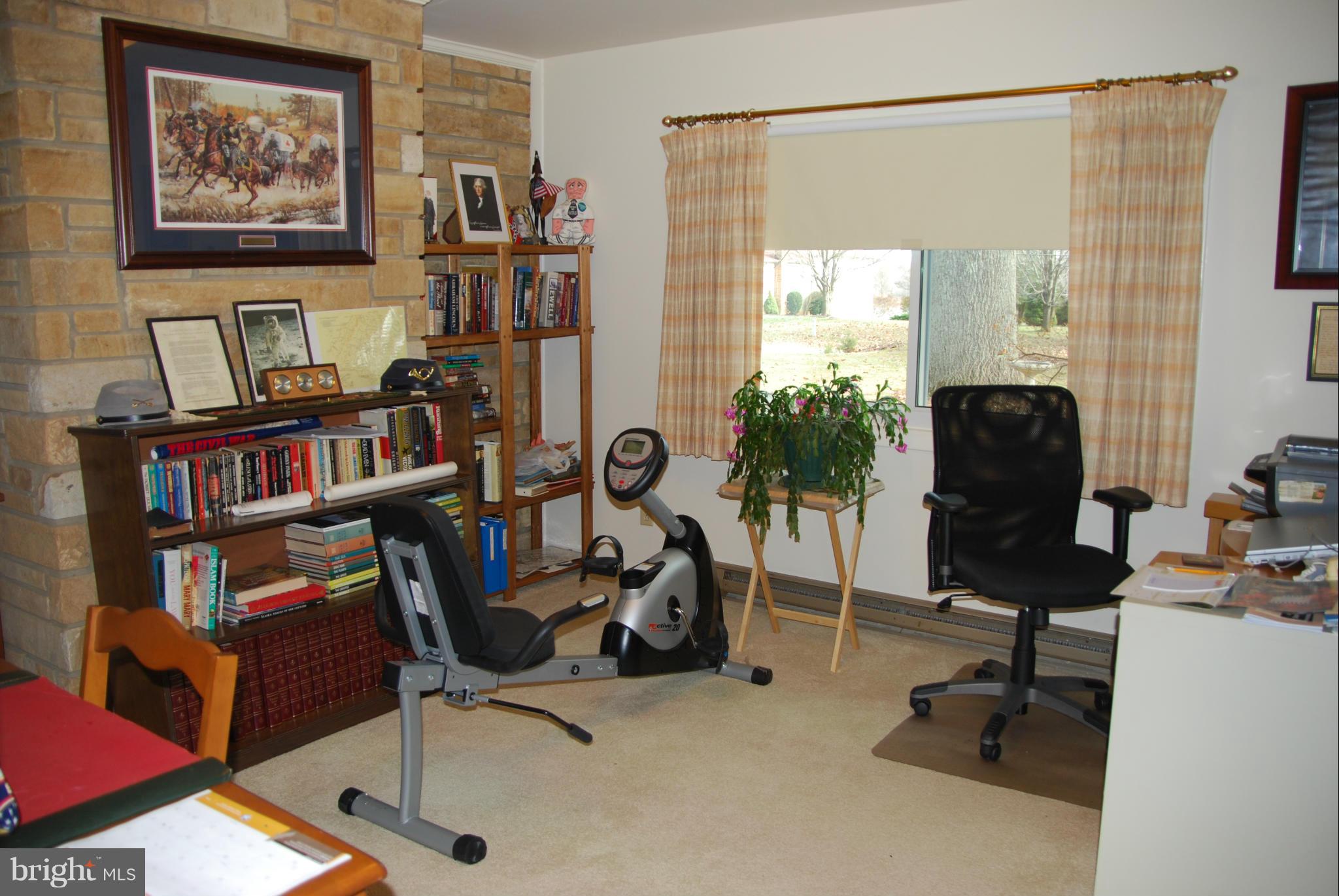 BROKEN HILLS - Residential