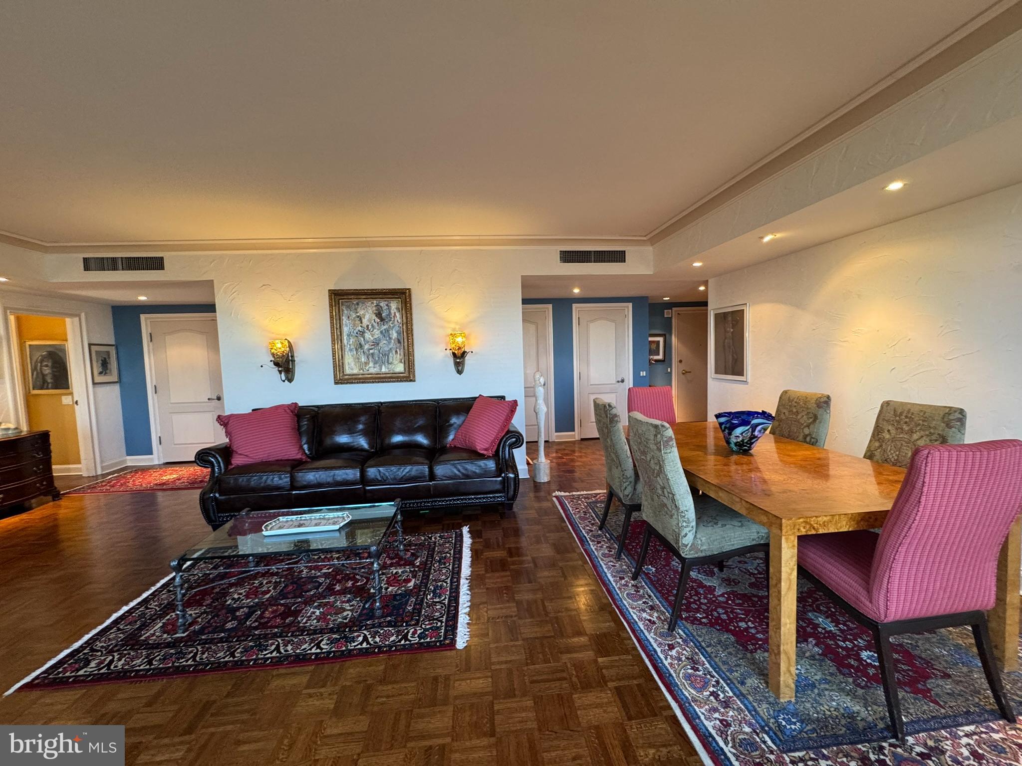 PRESIDENTIAL ESTS - Residential