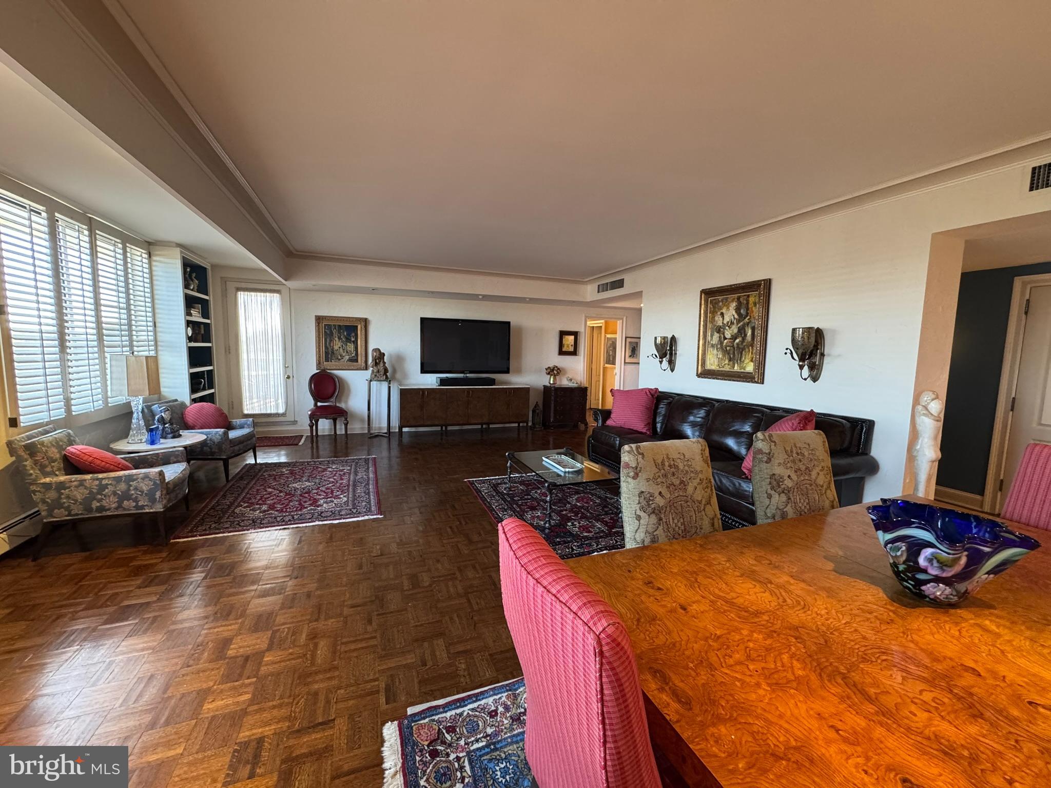 PRESIDENTIAL ESTS - Residential