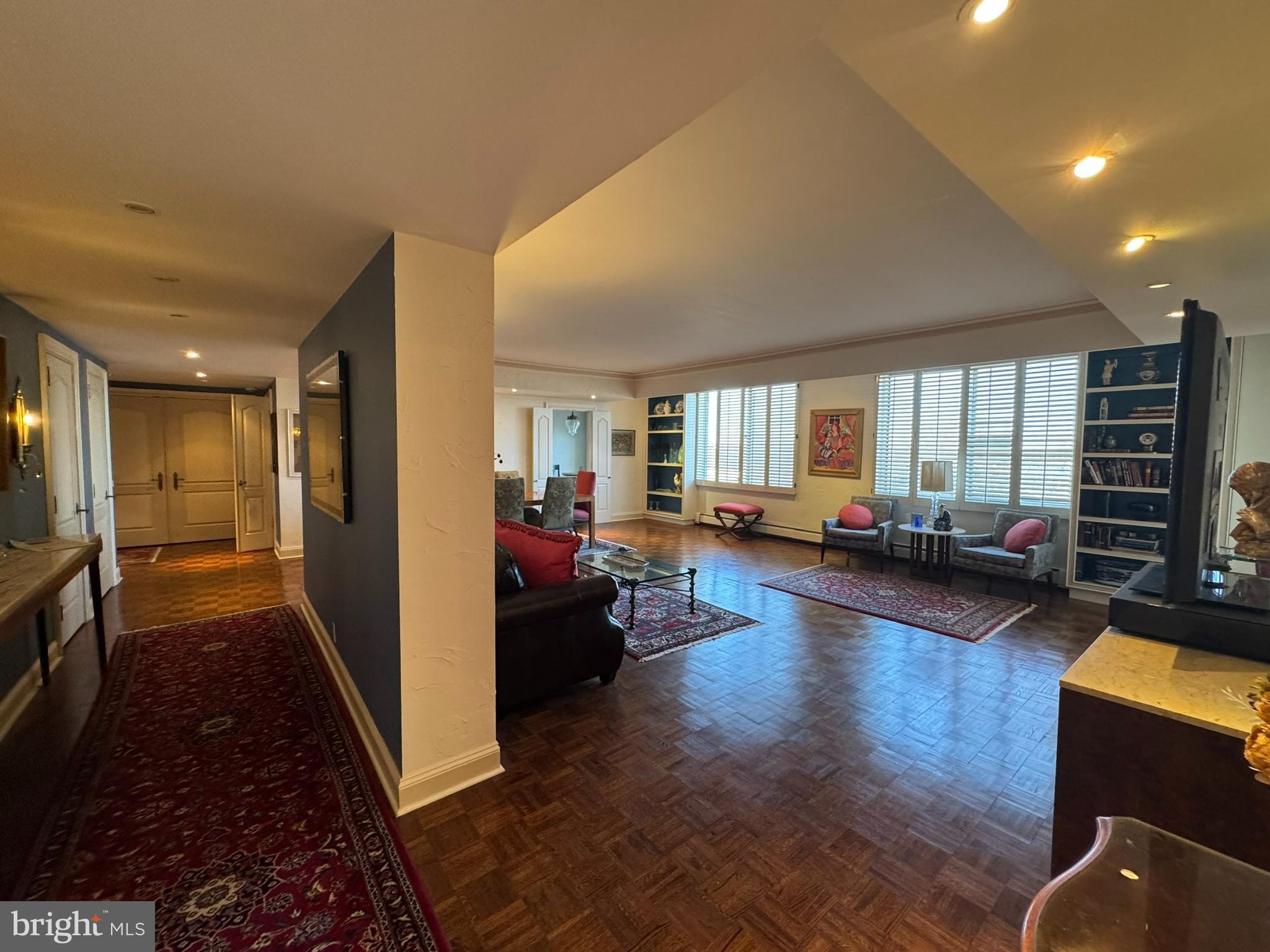 PRESIDENTIAL ESTS - Residential