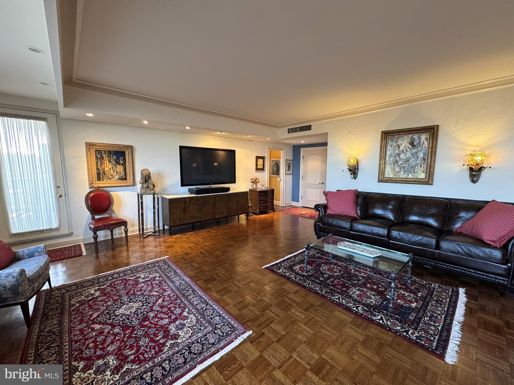 PRESIDENTIAL ESTS - Residential