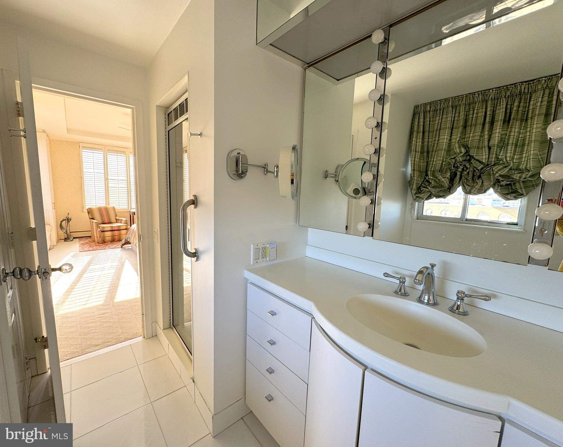 PRESIDENTIAL ESTS - Residential