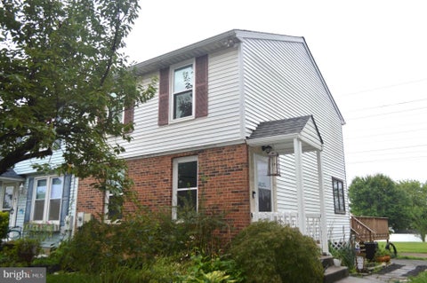 Townhouse For Sale - 40 Towns Court<br/> ROSEDALE, MD 21237