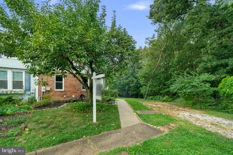 MLS: MDBC2171710