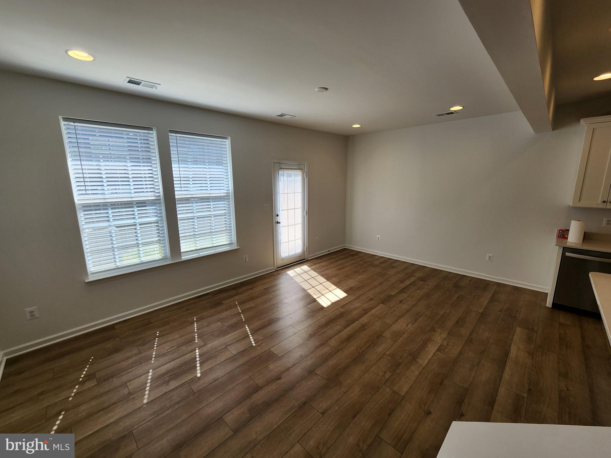 MARTINSBURG STATION - Residential Lease