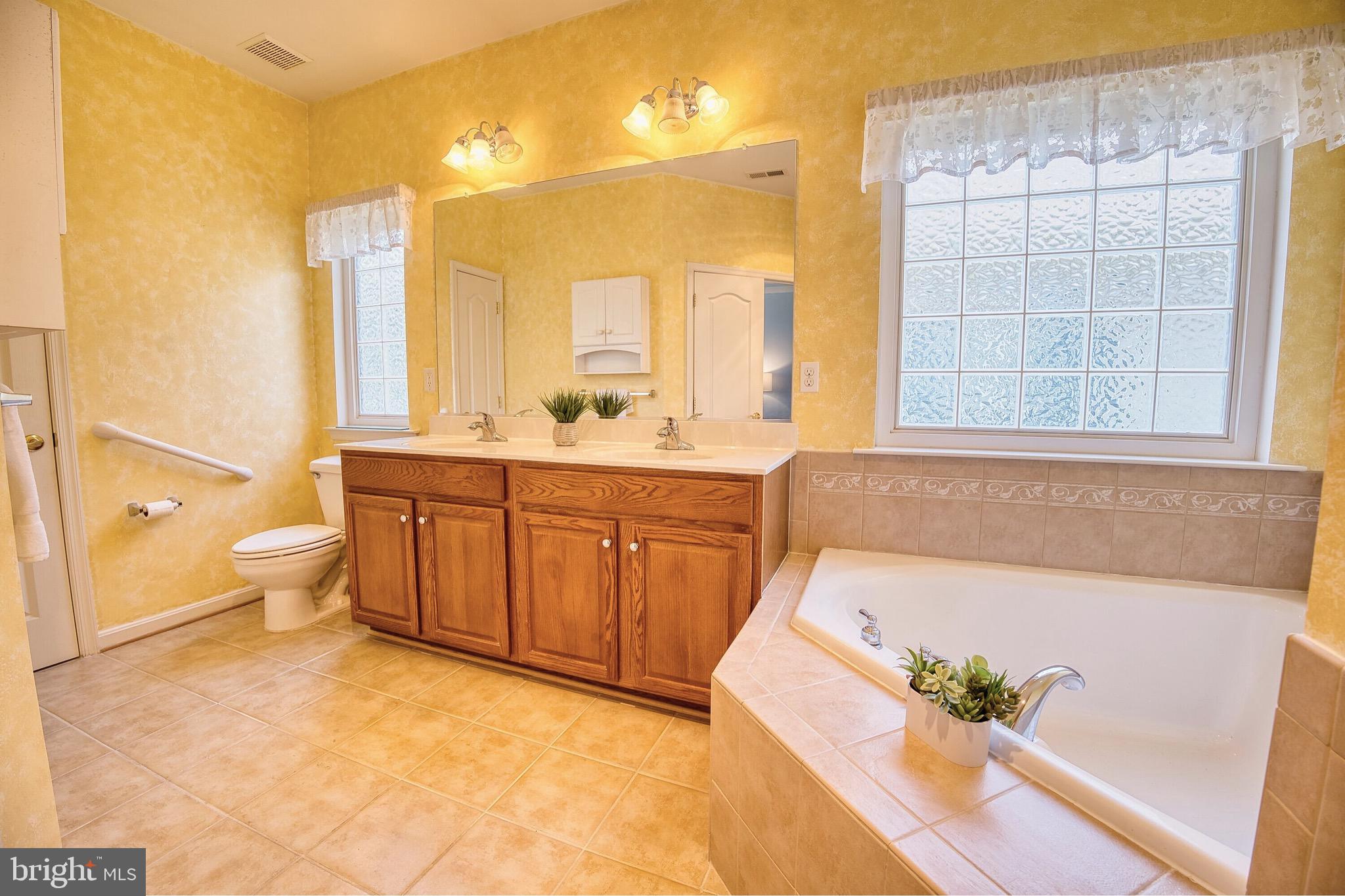 SYMPHONY VILLAGE AT CENTREVILLE - Residential